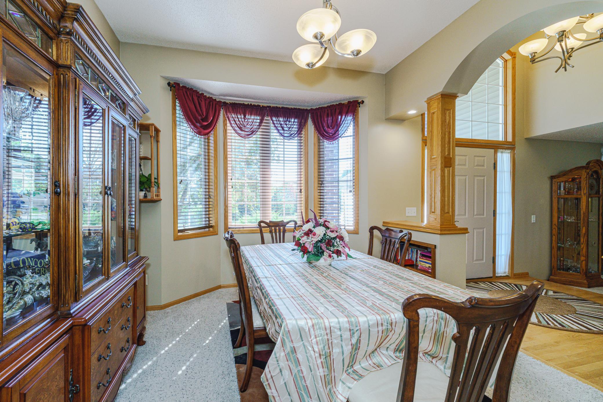 852 Bridle Creek Drive Property Photo 8