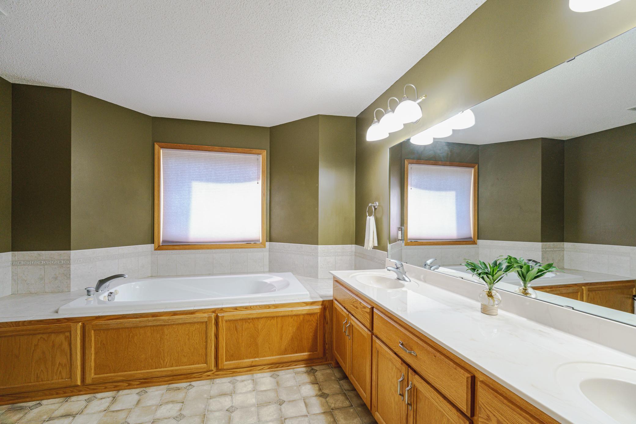 852 Bridle Creek Drive Property Photo 34