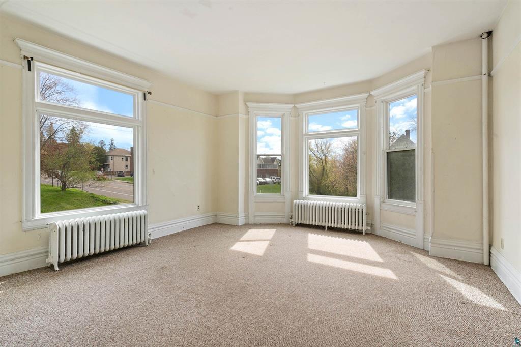 1931 E Superior Street Property Photo 4