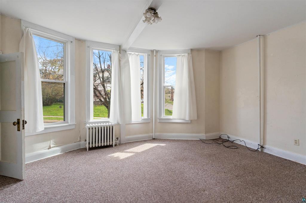 1931 E Superior Street Property Photo 5