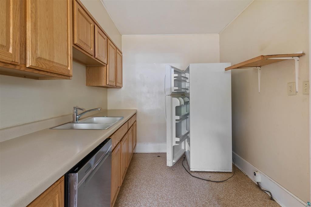 1931 E Superior Street Property Photo 7