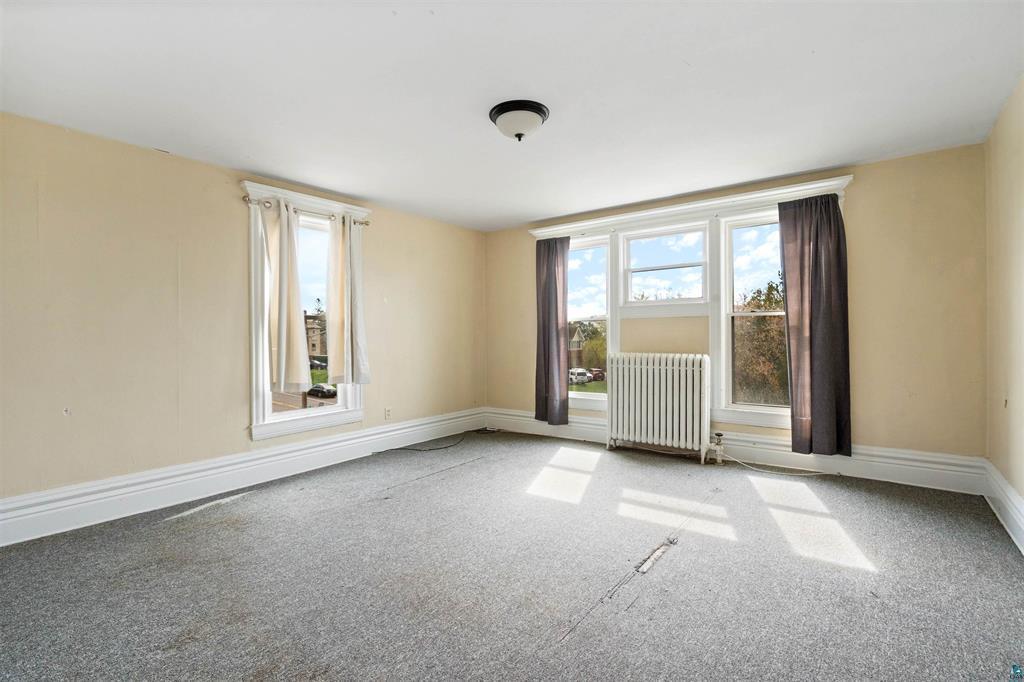 1931 E Superior Street Property Photo 10