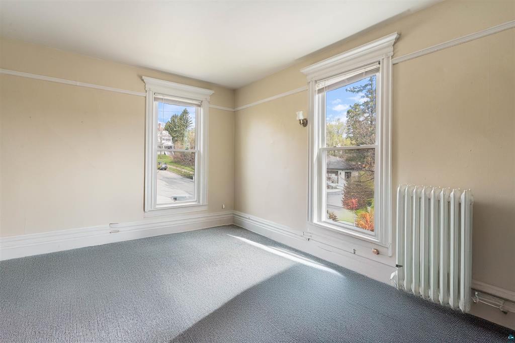 1931 E Superior Street Property Photo 12