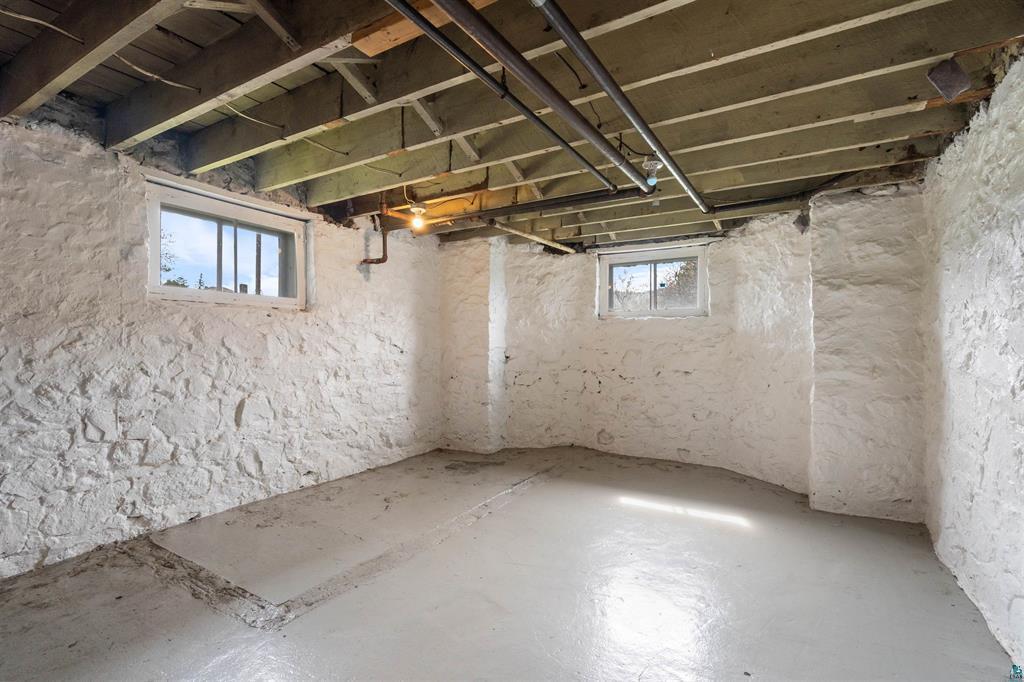 1931 E Superior Street Property Photo 19