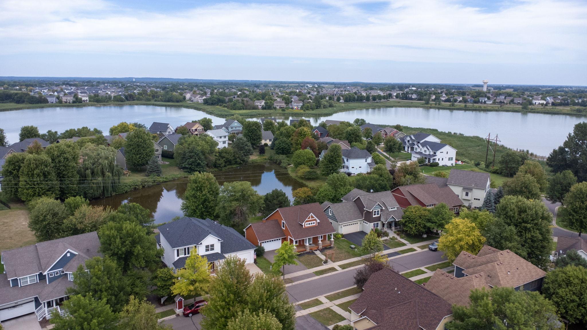 11662 Laketowne View Property Photo 3