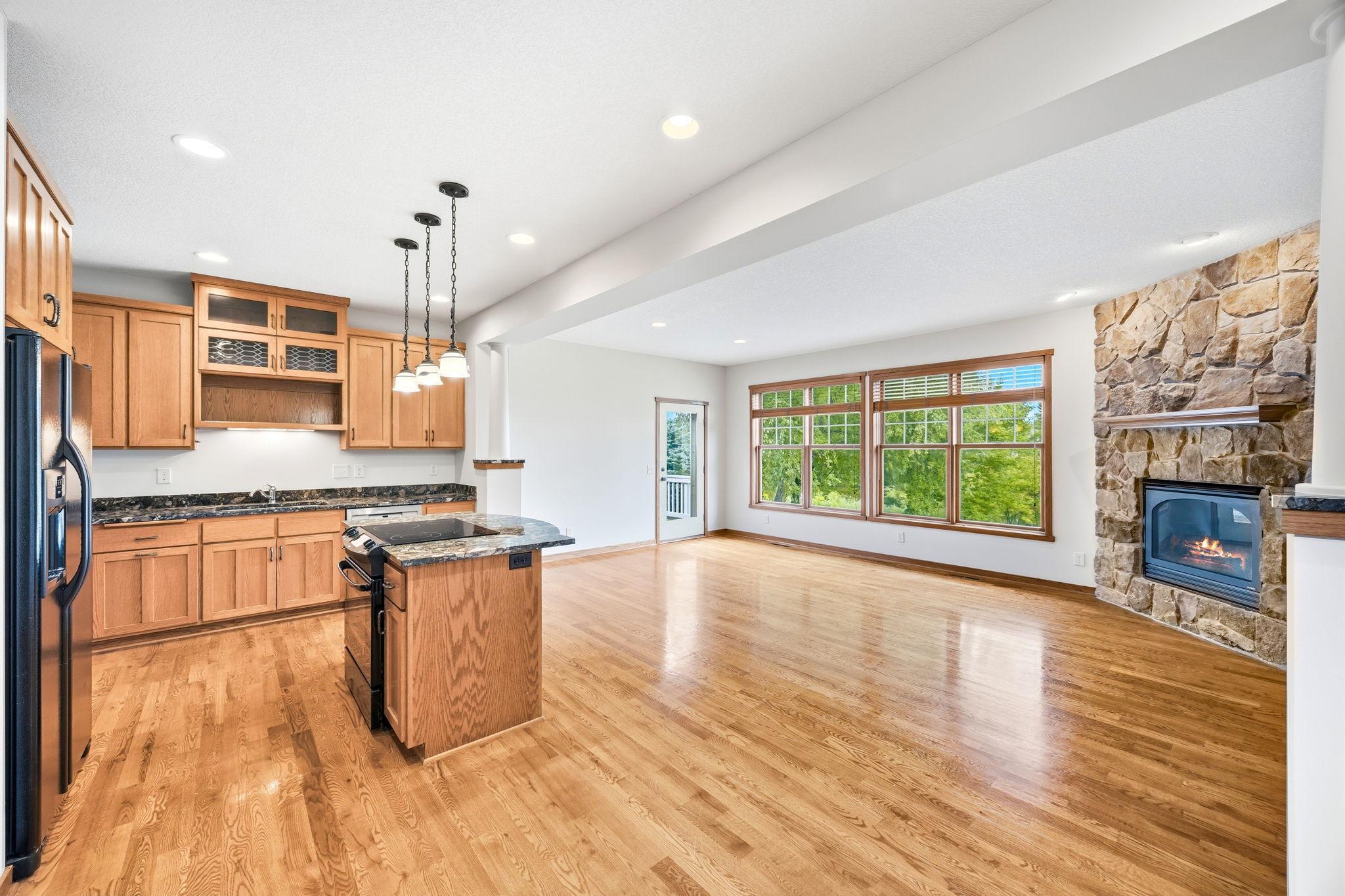 11662 Laketowne View Property Photo 5