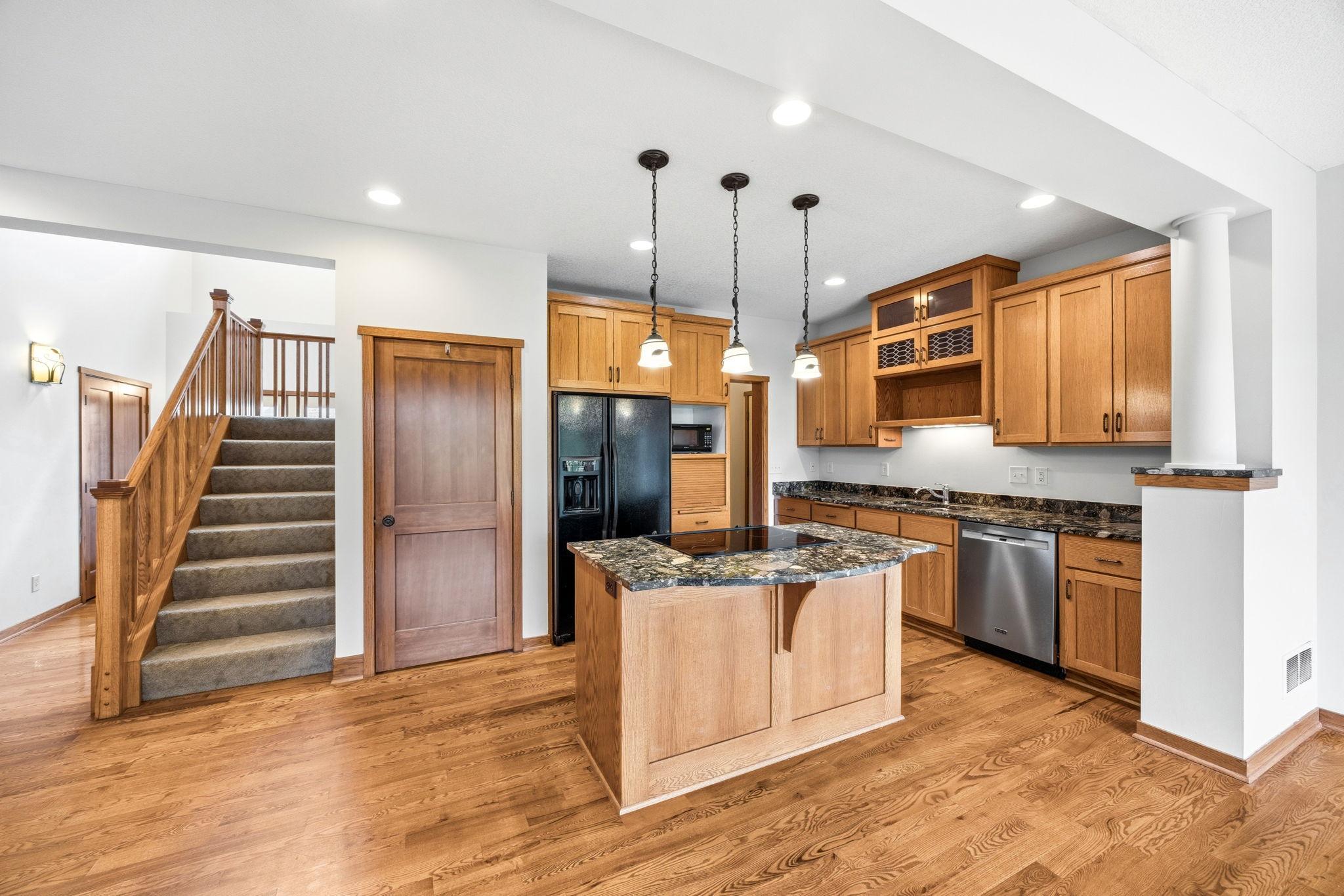 11662 Laketowne View Property Photo 6