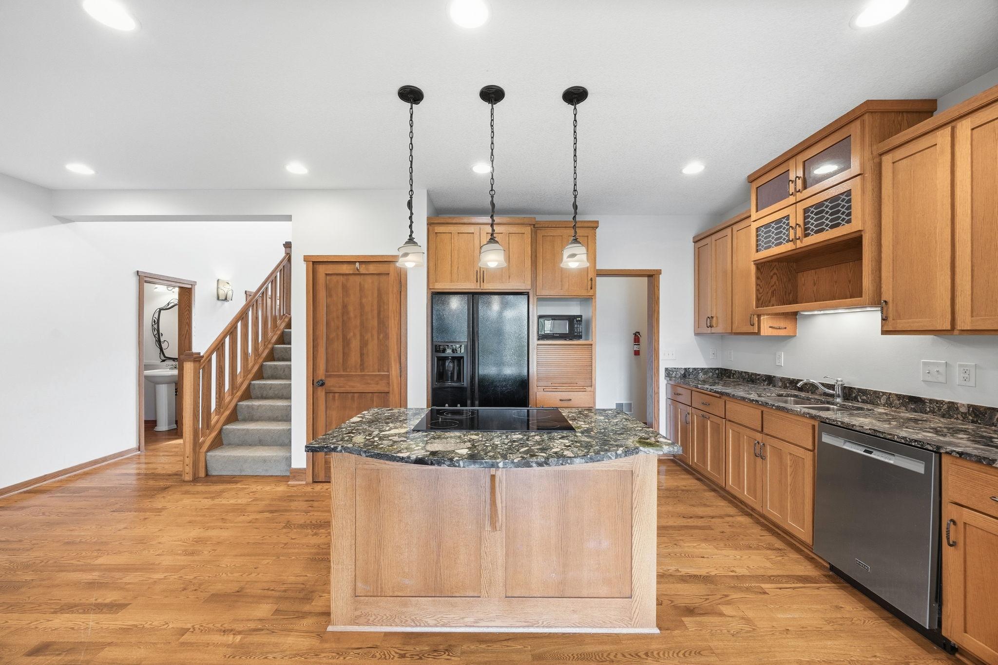 11662 Laketowne View Property Photo 7