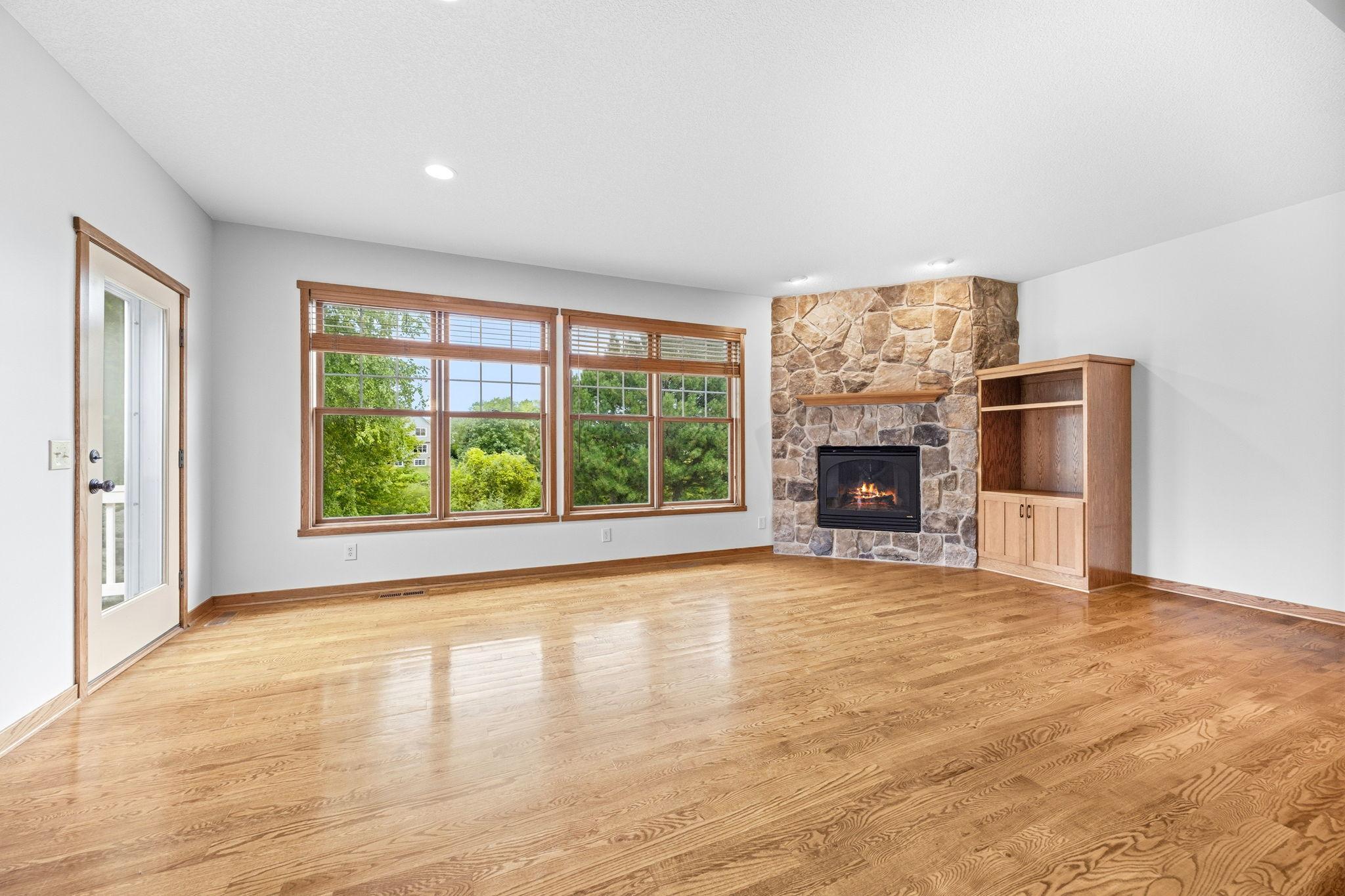 11662 Laketowne View Property Photo 10