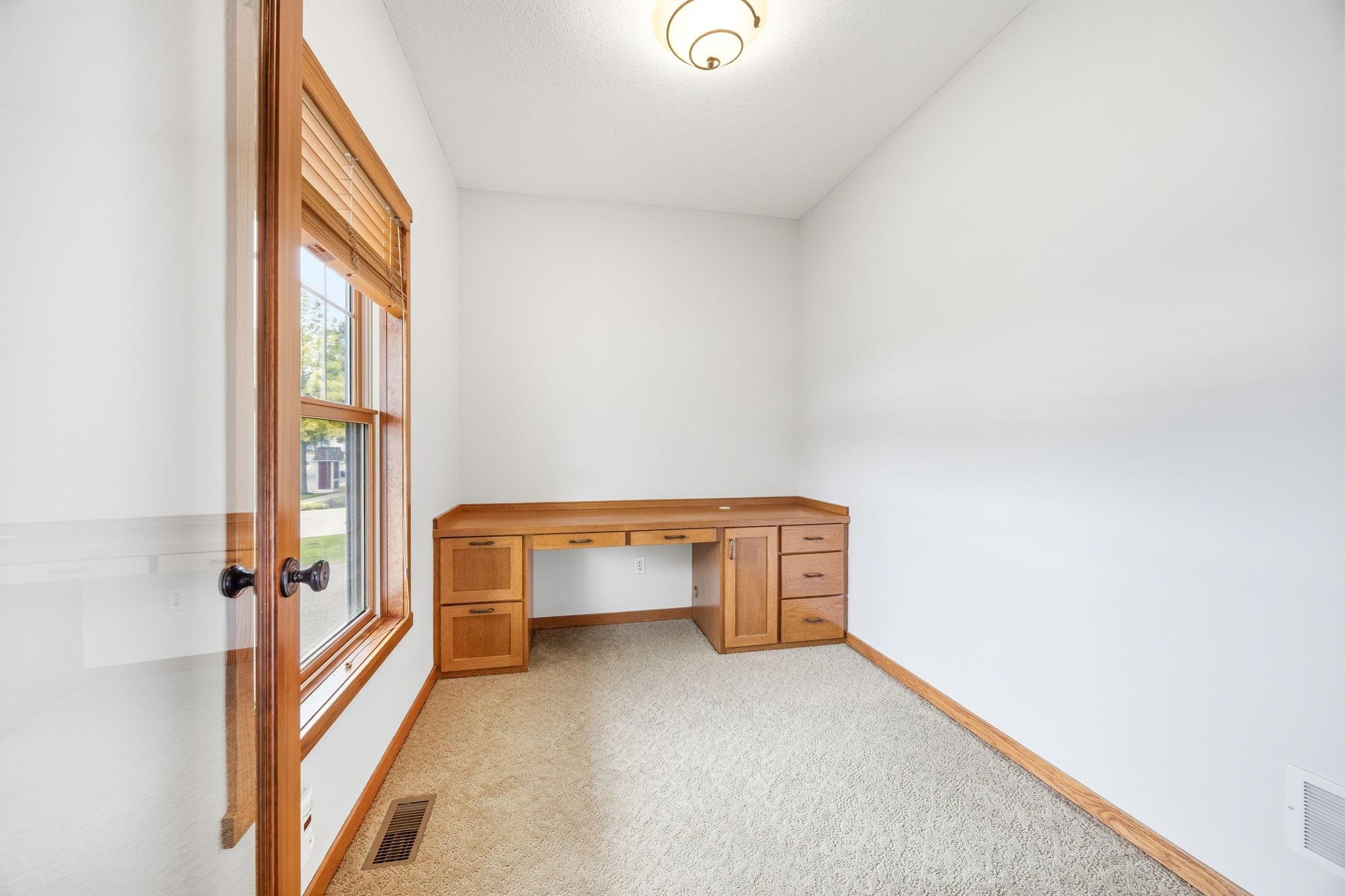 11662 Laketowne View Property Photo 15