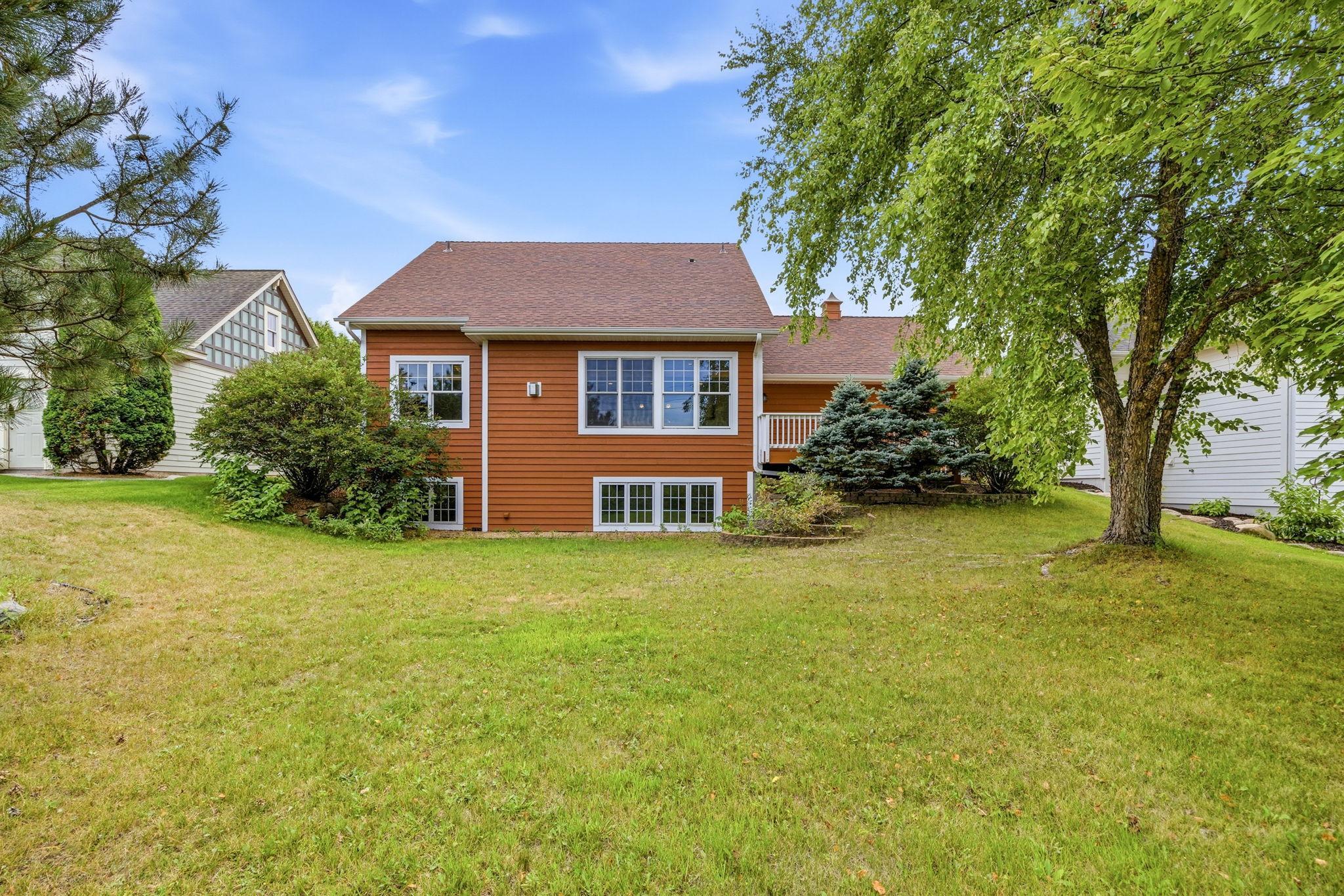 11662 Laketowne View Property Photo 18