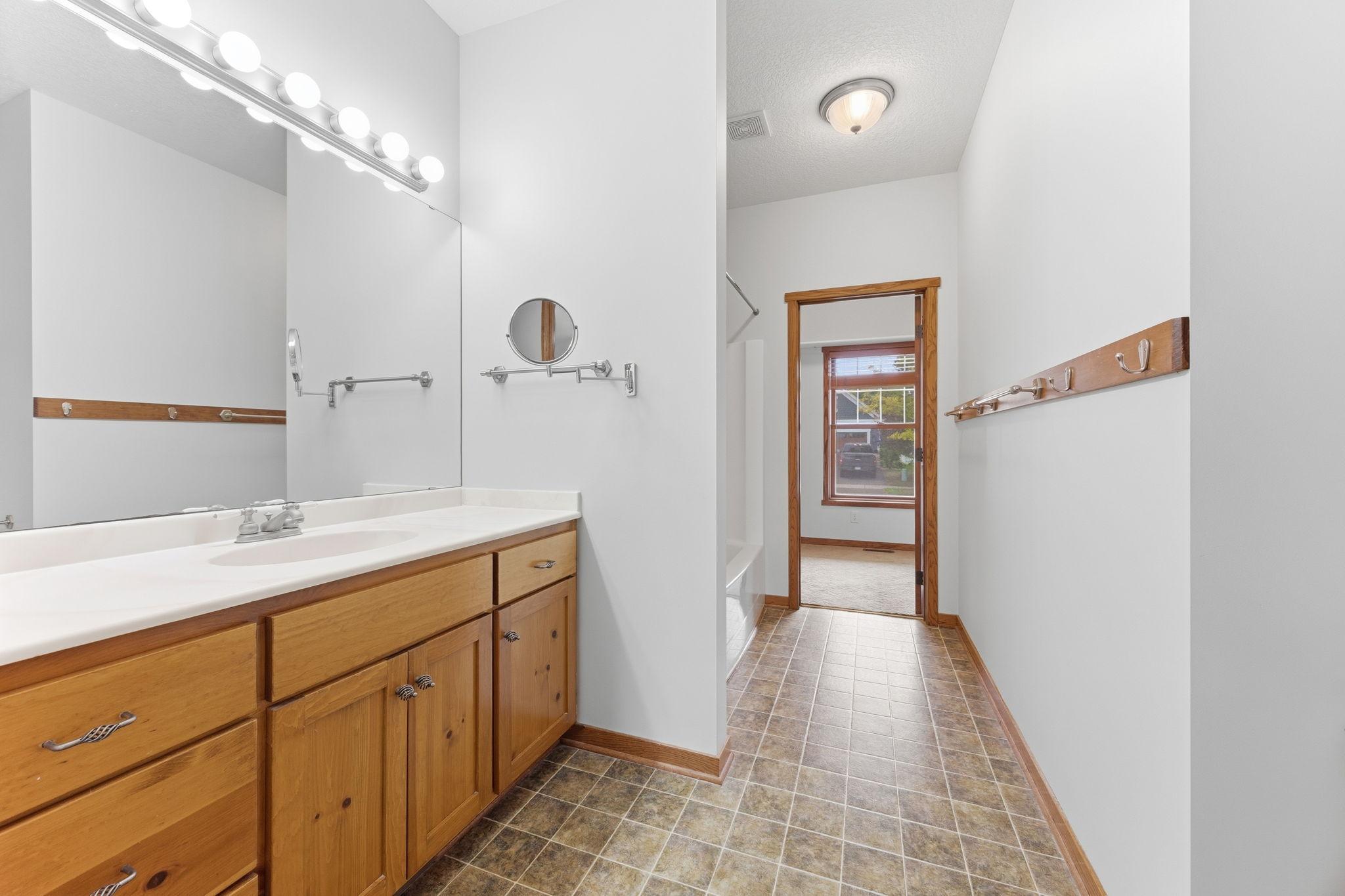 11662 Laketowne View Property Photo 21
