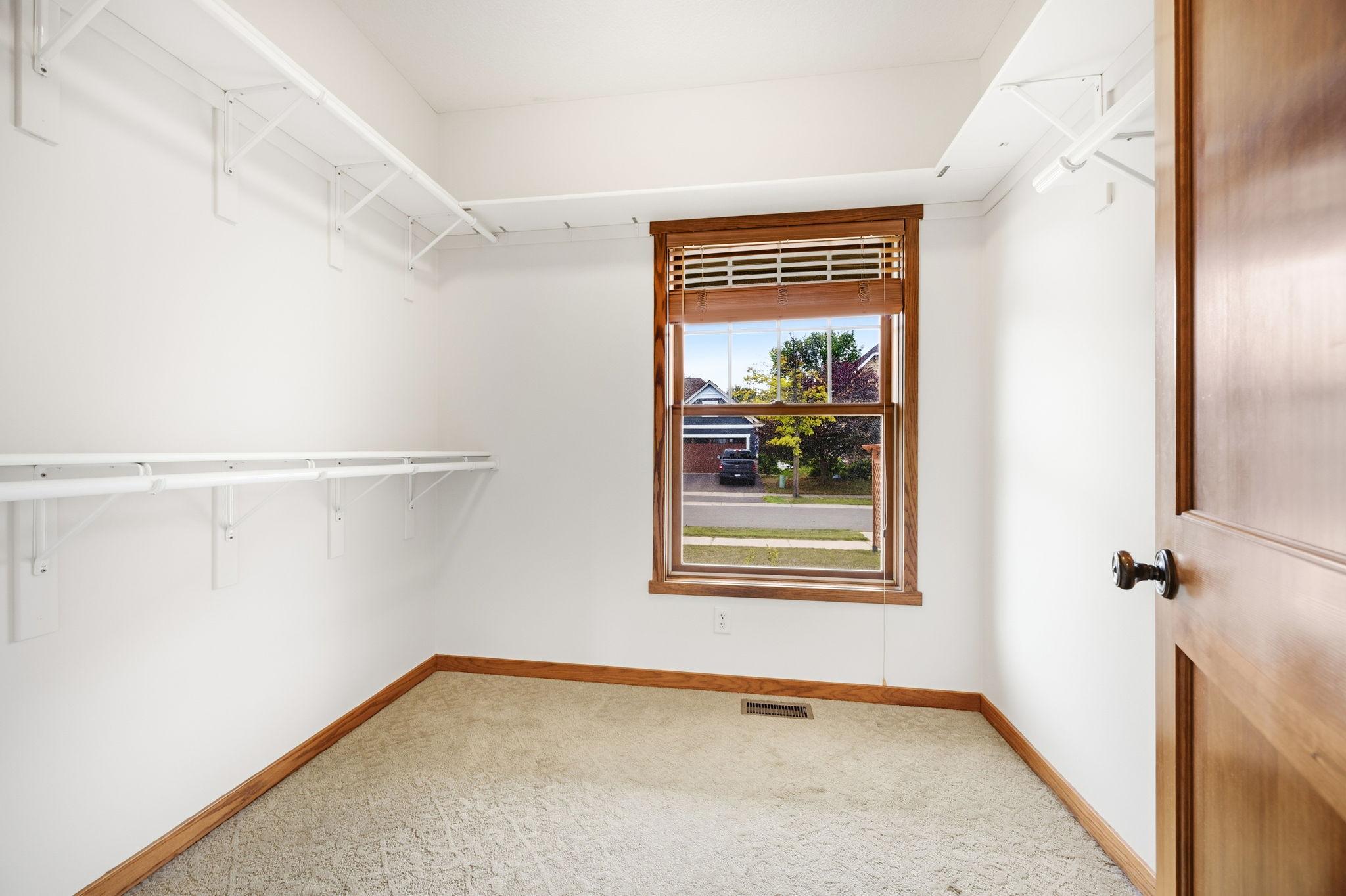 11662 Laketowne View Property Photo 22