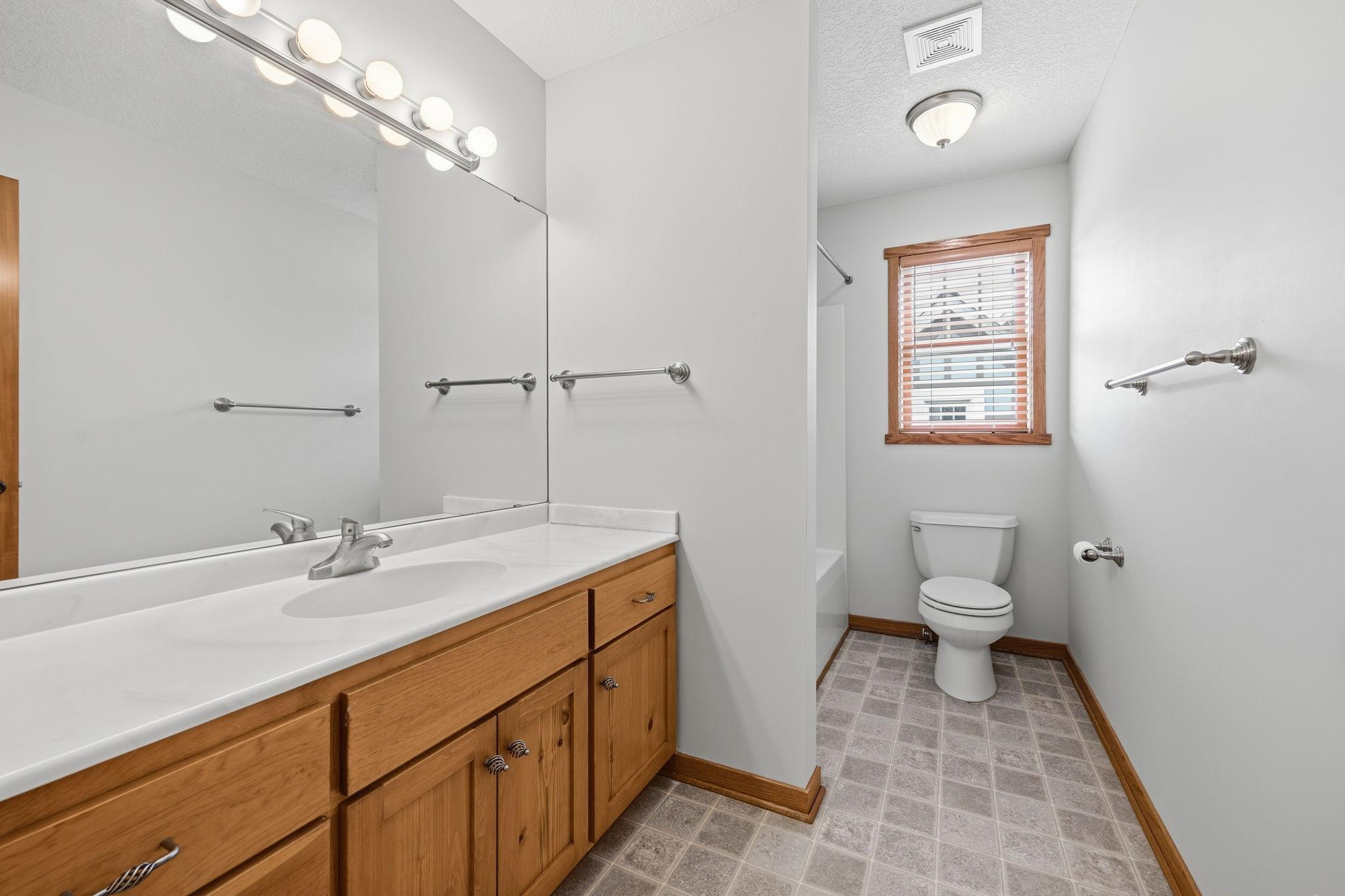 11662 Laketowne View Property Photo 26