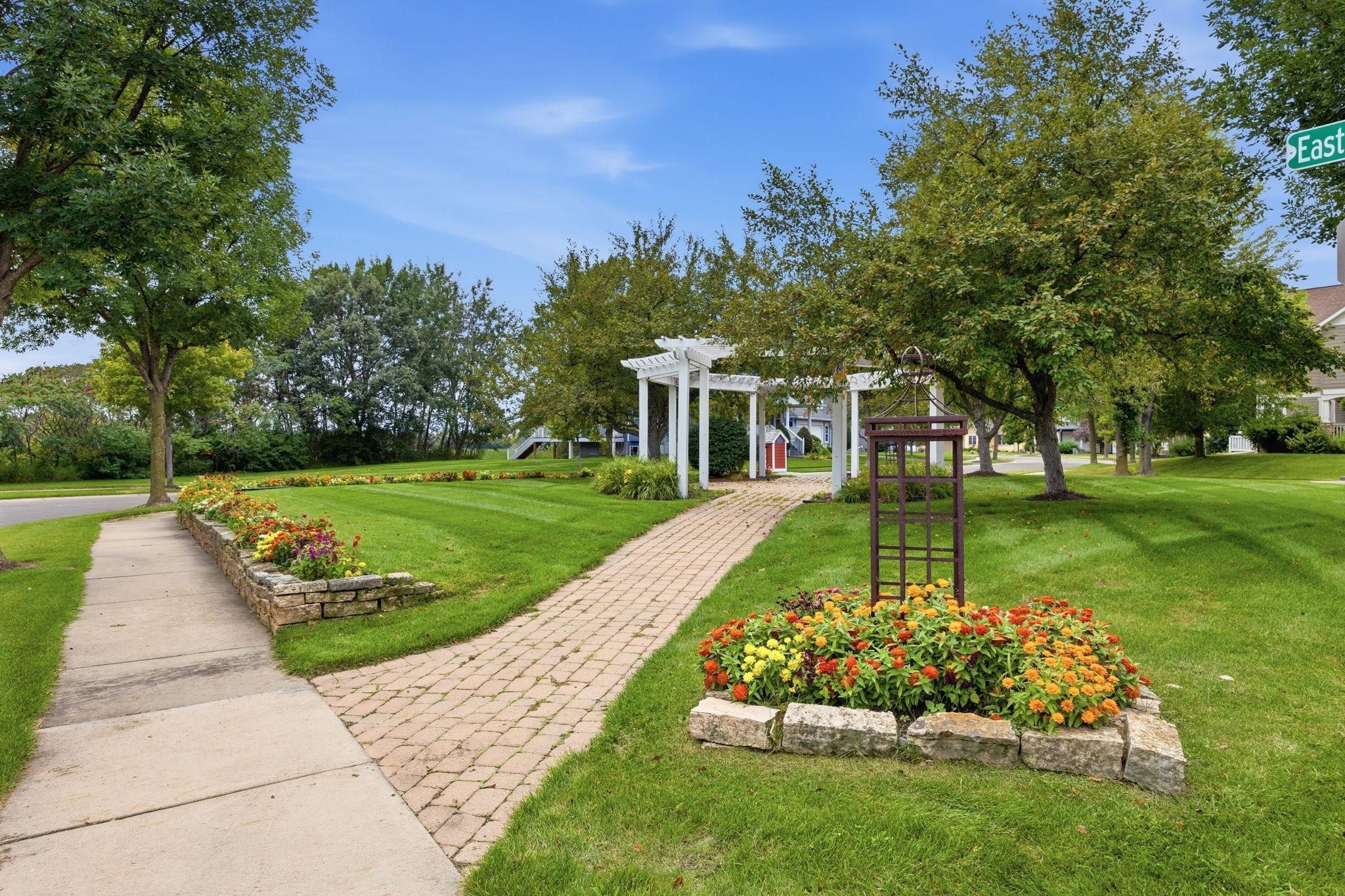 11662 Laketowne View Property Photo 32