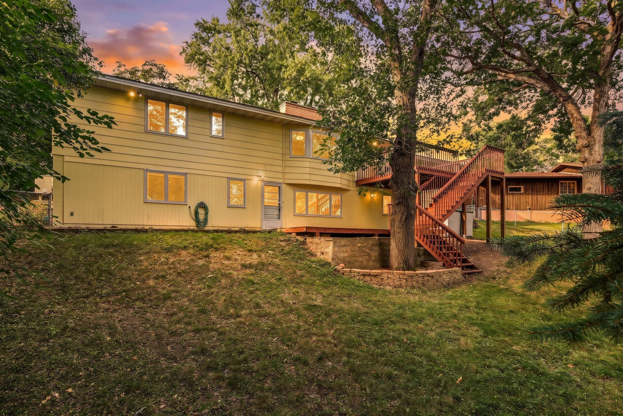 2325 Argonne Drive Ne Property Photo 1