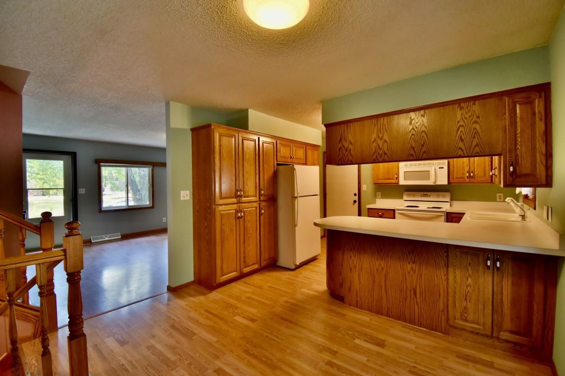 801 Maywood Drive Property Photo 8