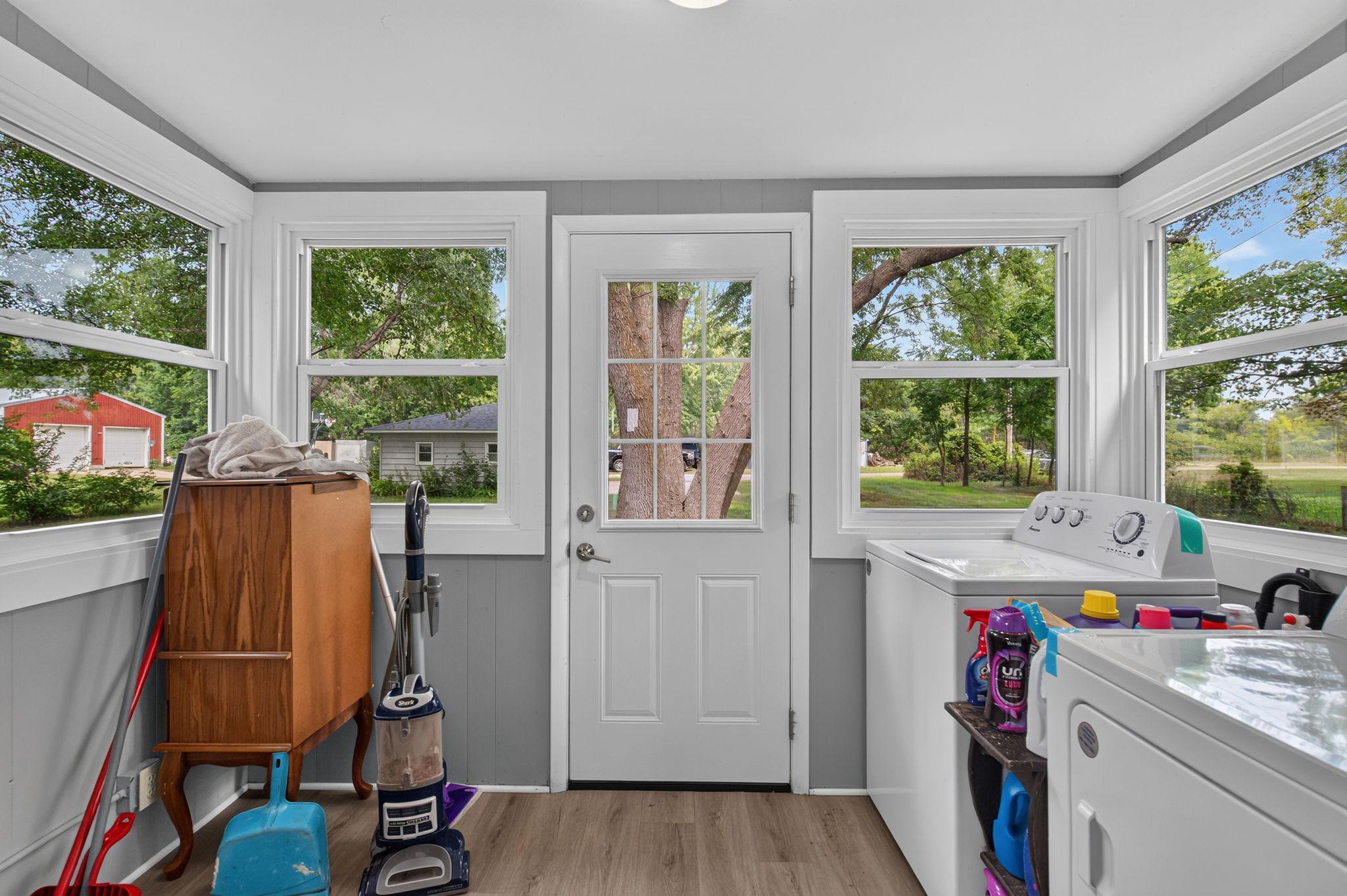 1095 Belview Road Property Photo 6
