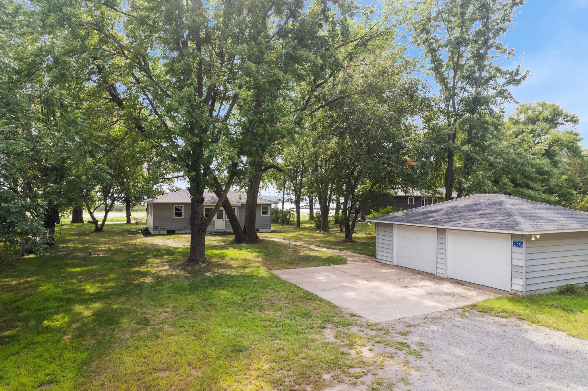 1095 Belview Road Property Photo 9