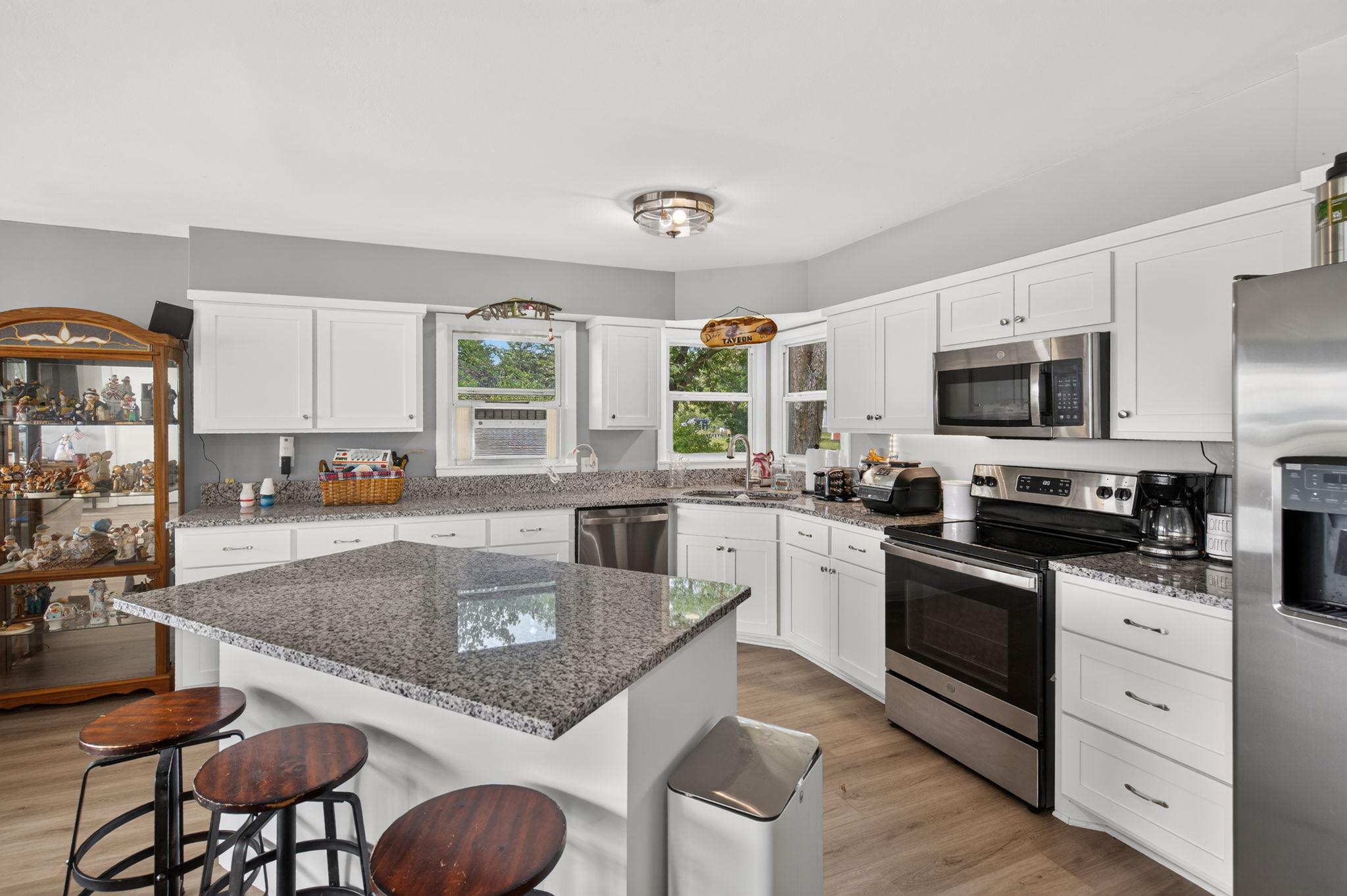 1095 Belview Road Property Photo 17