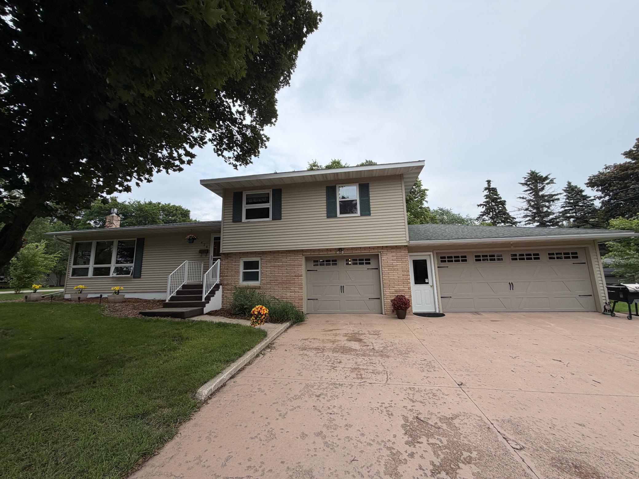 424 S Haven Street Property Photo 1