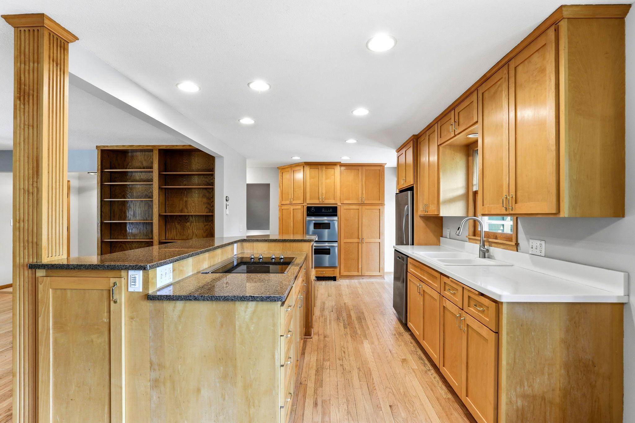 1866 Shryer Avenue W Property Photo 1