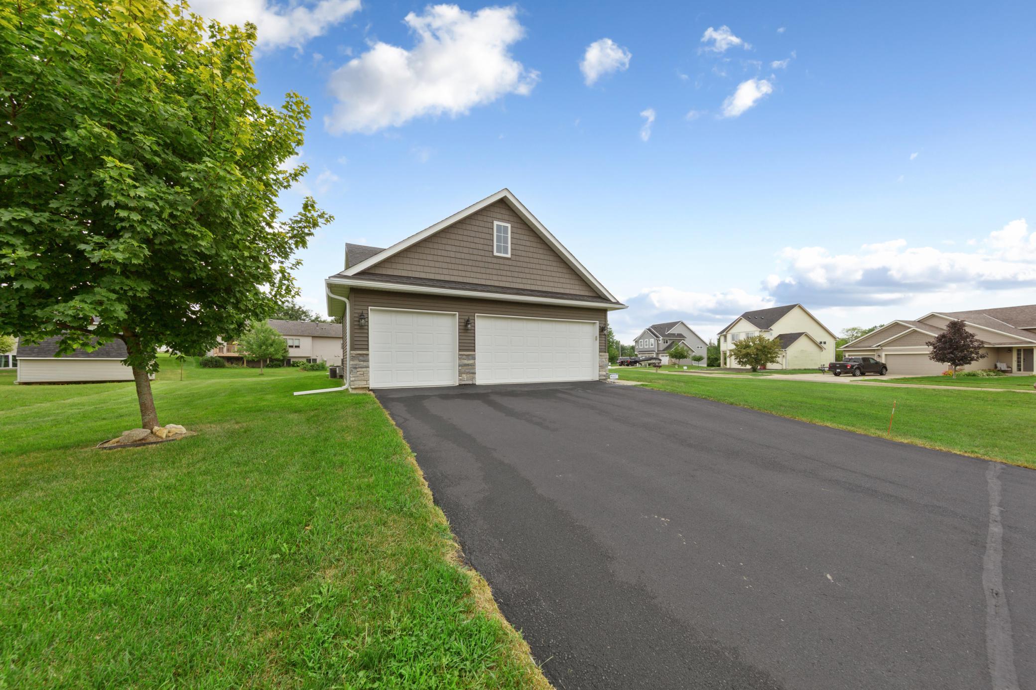 2401 Foxtail Lane Property Photo 4