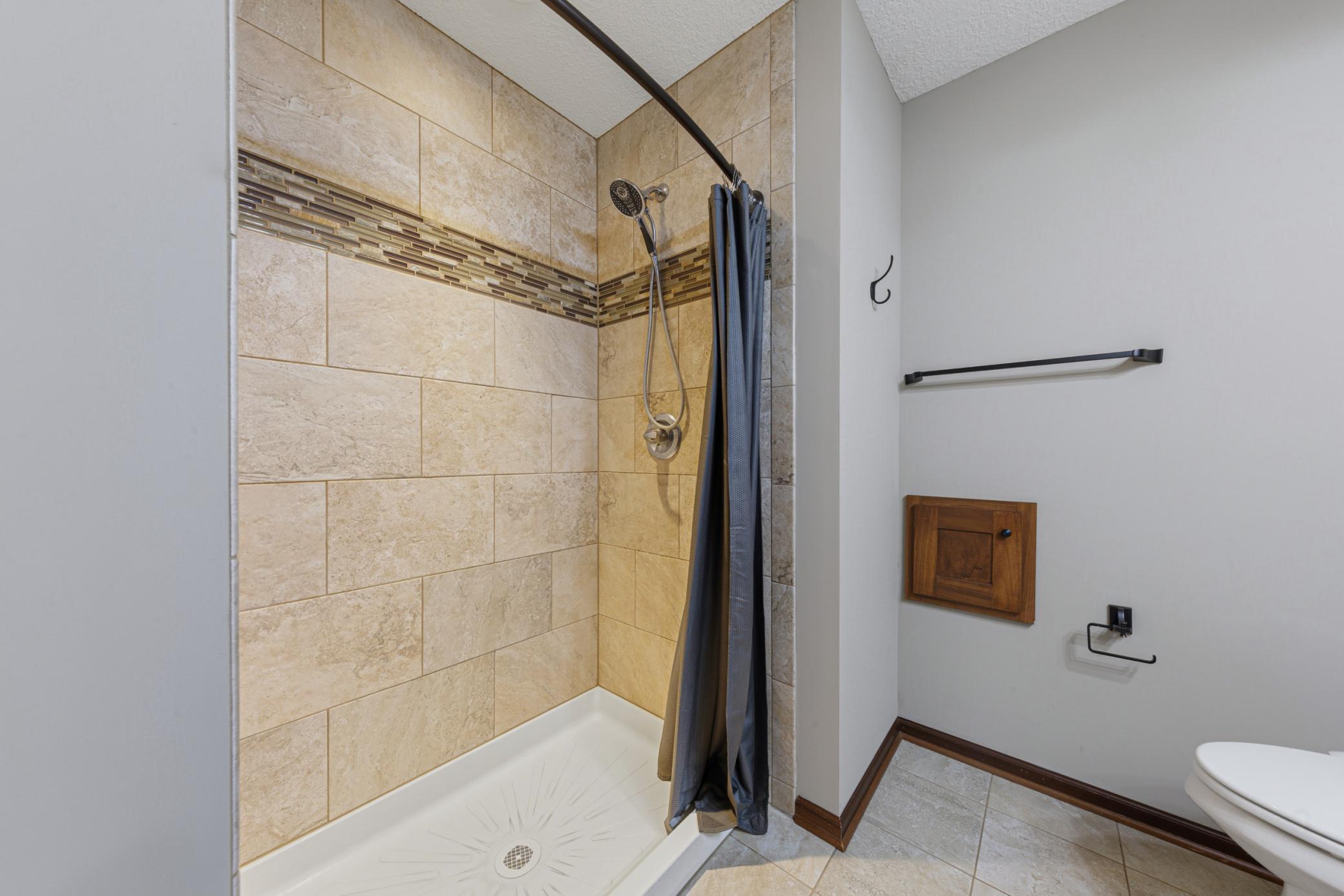 2401 Foxtail Lane Property Photo 32