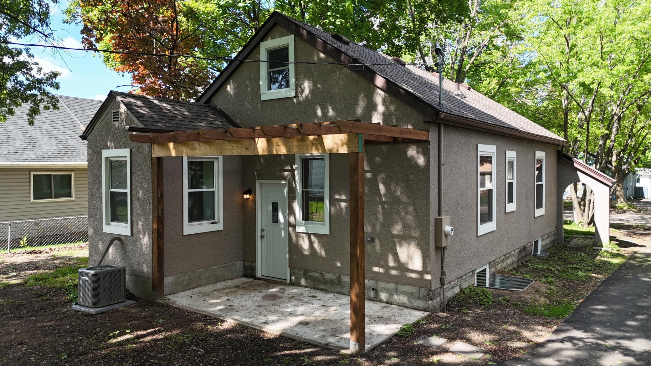 4158 Zane Avenue N Property Photo 1