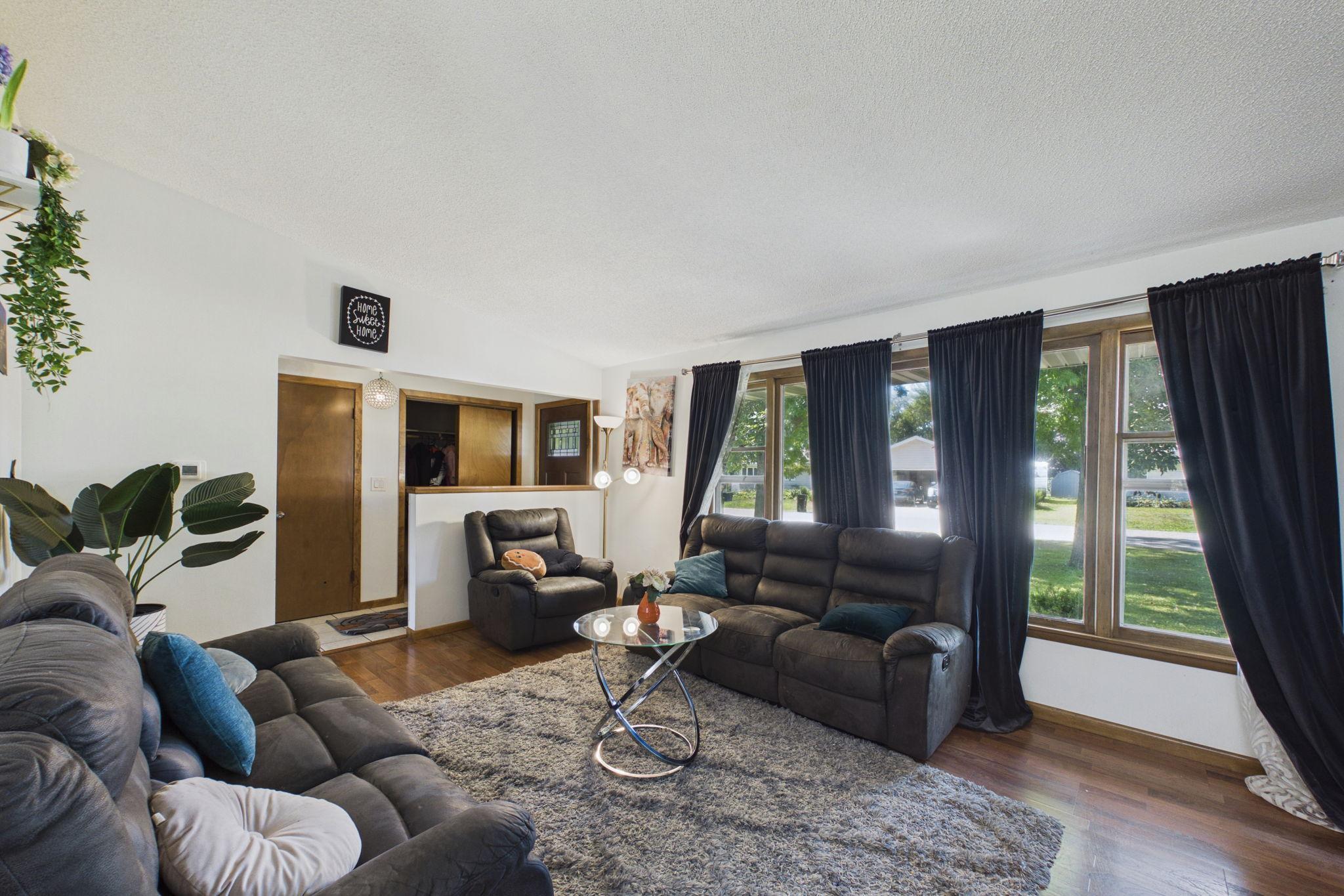 1506 Elm Street Property Photo 3
