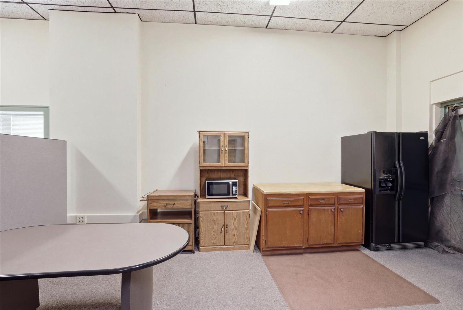 8878 Main Street Property Photo 10