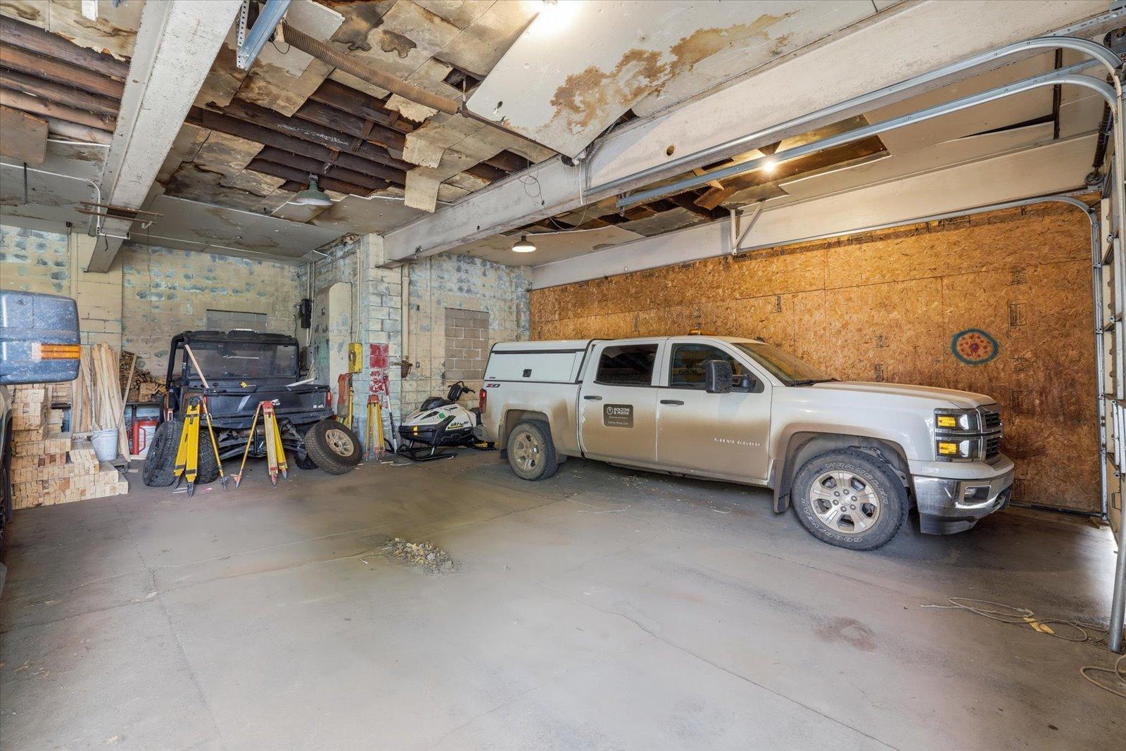 8878 Main Street Property Photo 28