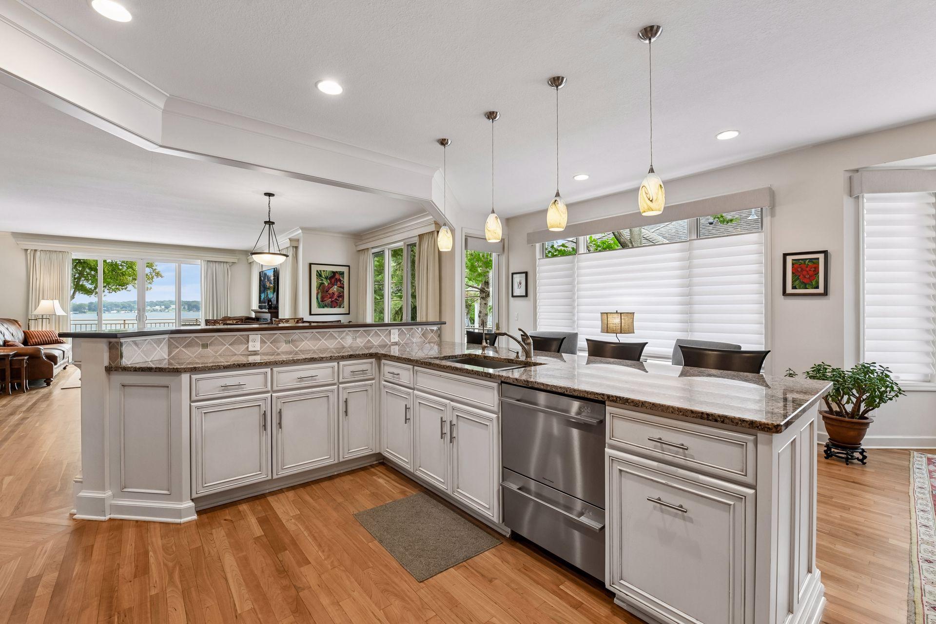 2928 Pelican Point Circle Property Photo 17