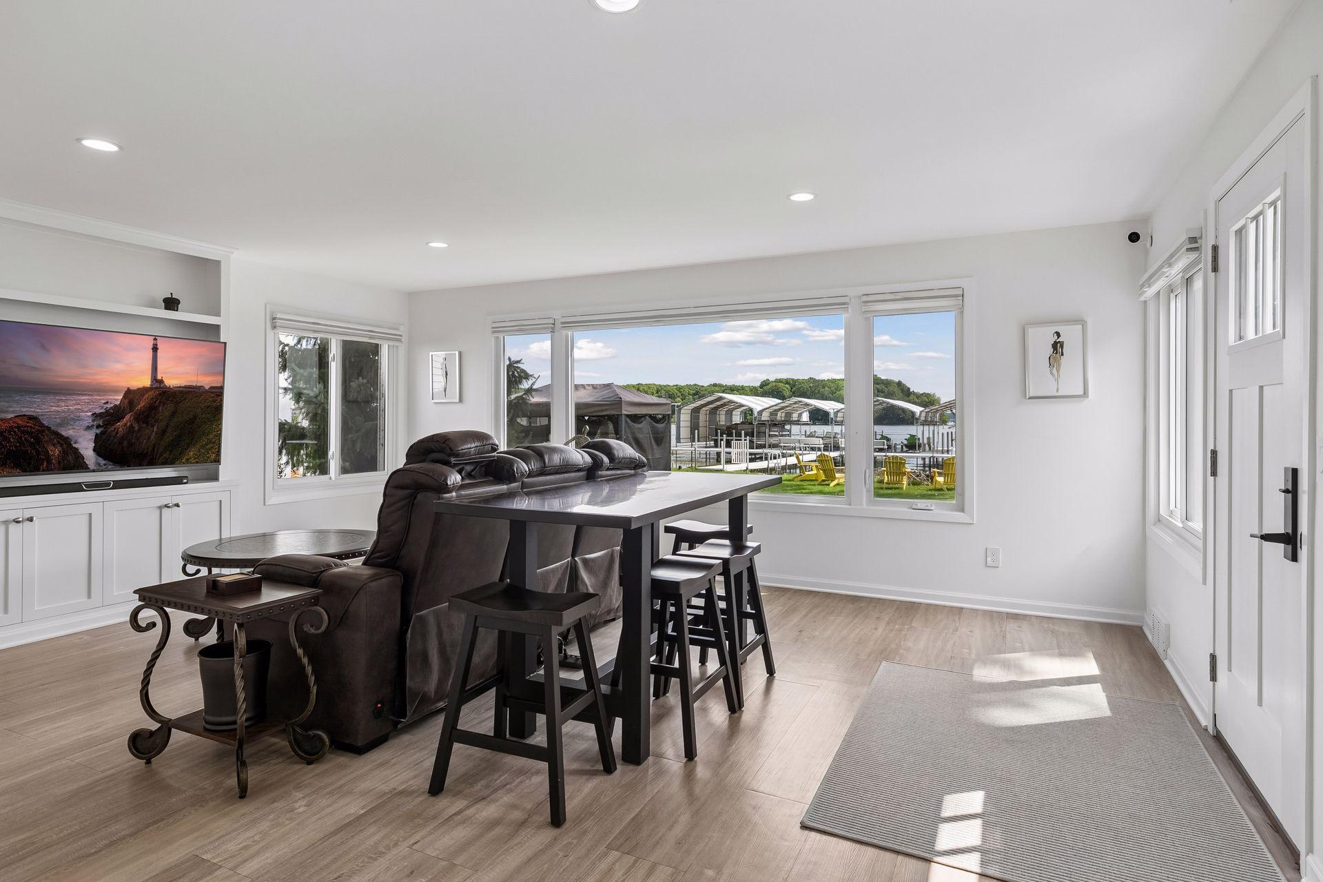 55 W Point Avenue Property Photo 8