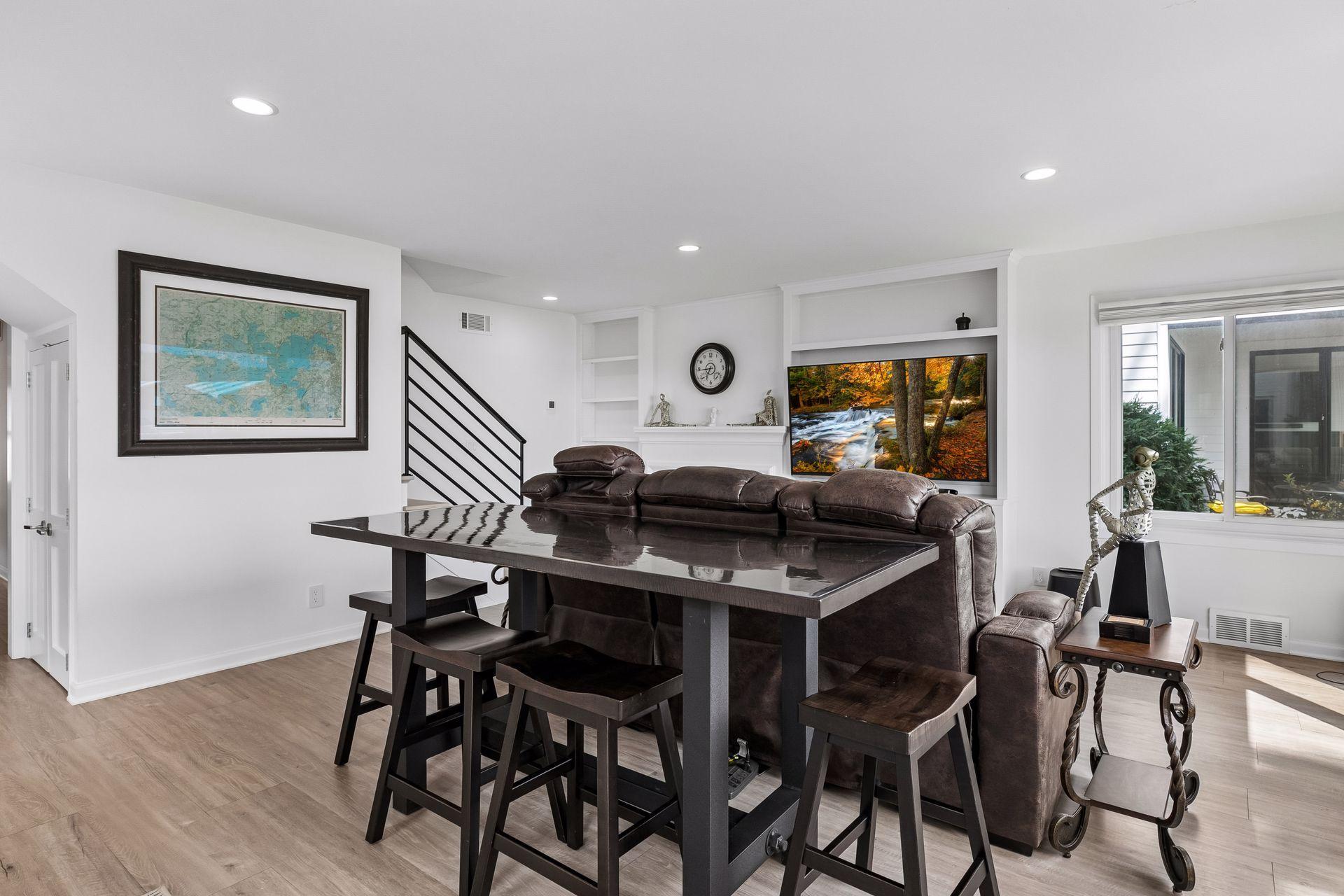 55 W Point Avenue Property Photo 9