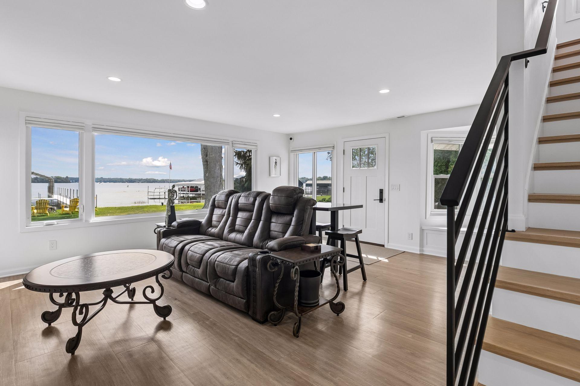 55 W Point Avenue Property Photo 12