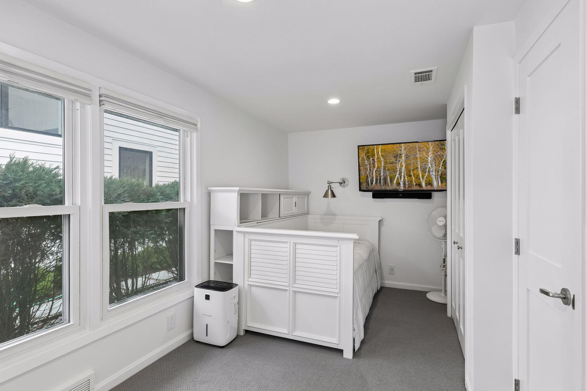 55 W Point Avenue Property Photo 25