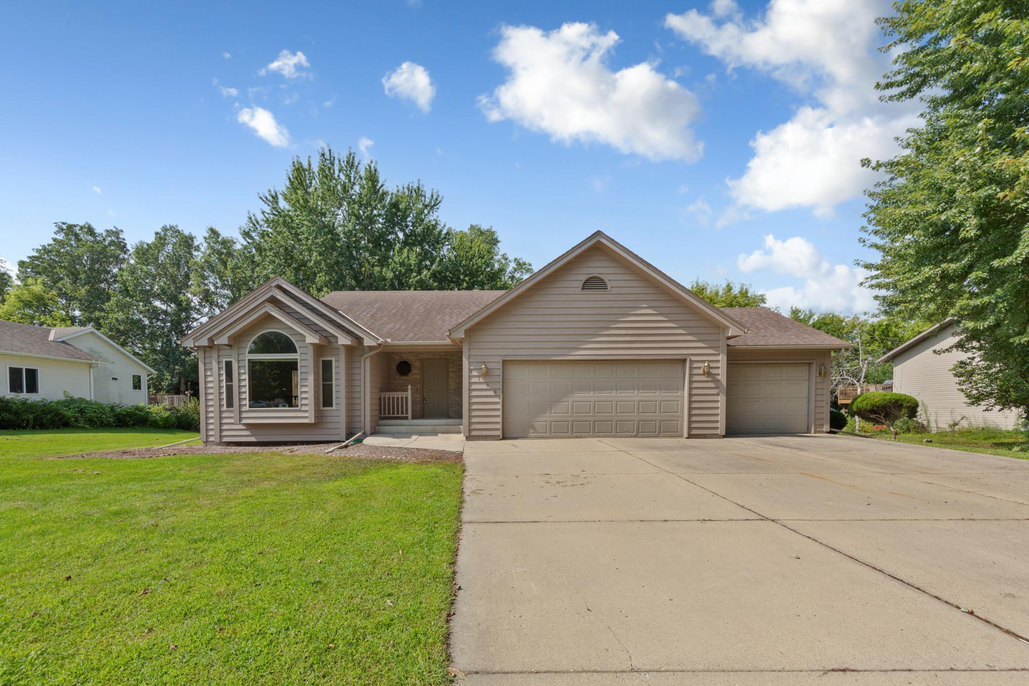 1160 Greenleaf Road Property Photo 1