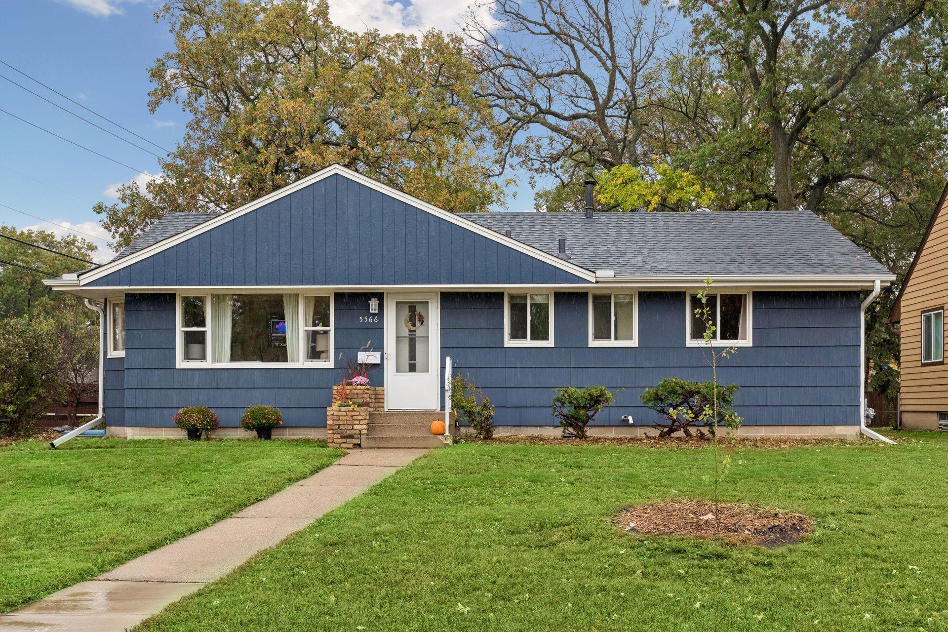 5566 Unity Avenue N Property Photo 1