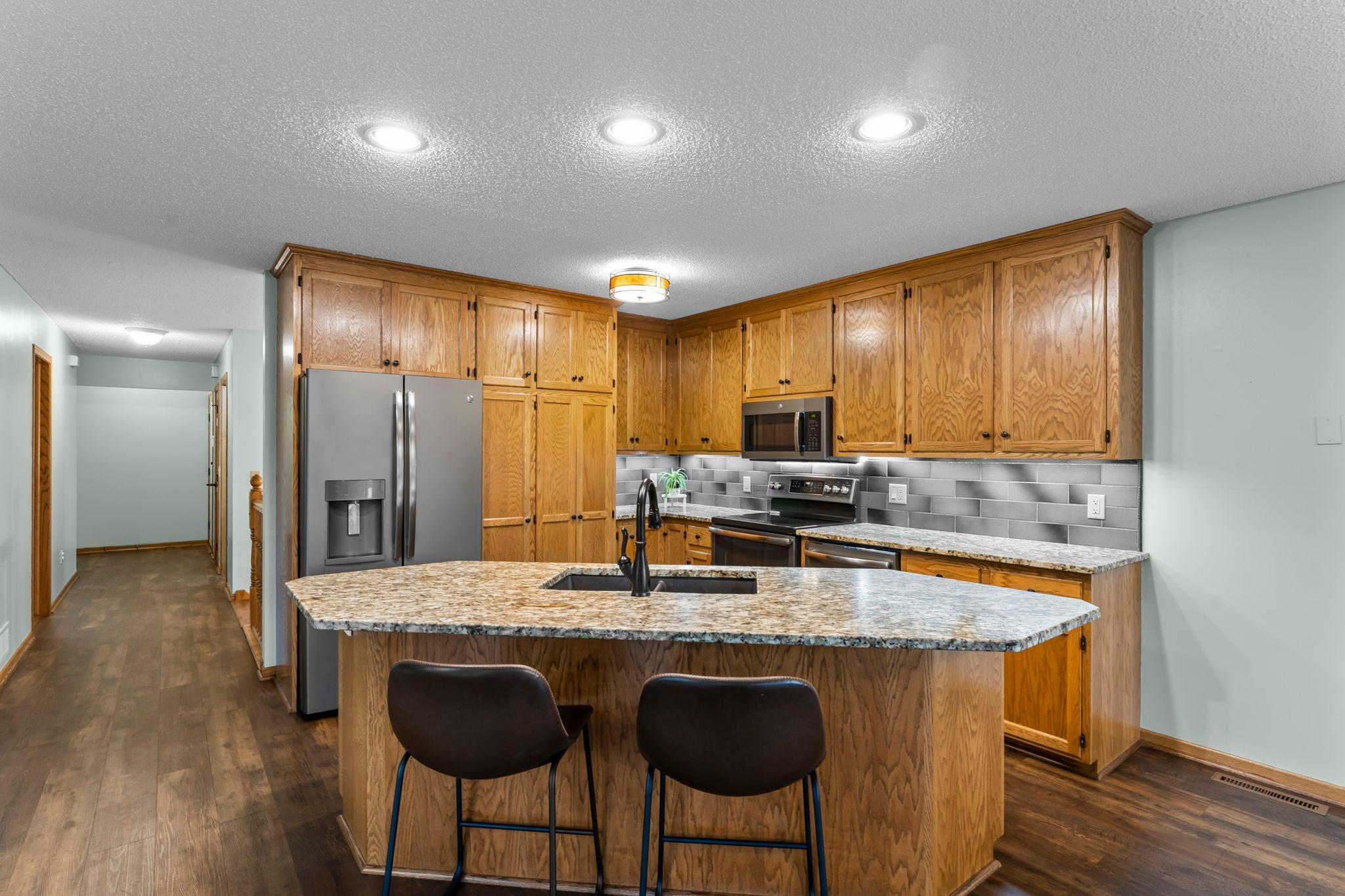 660 Riverview Drive 570 Property Photo 6