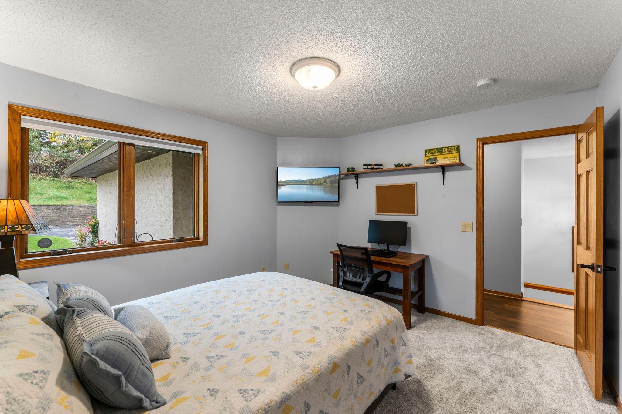 660 Riverview Drive 570 Property Photo 11