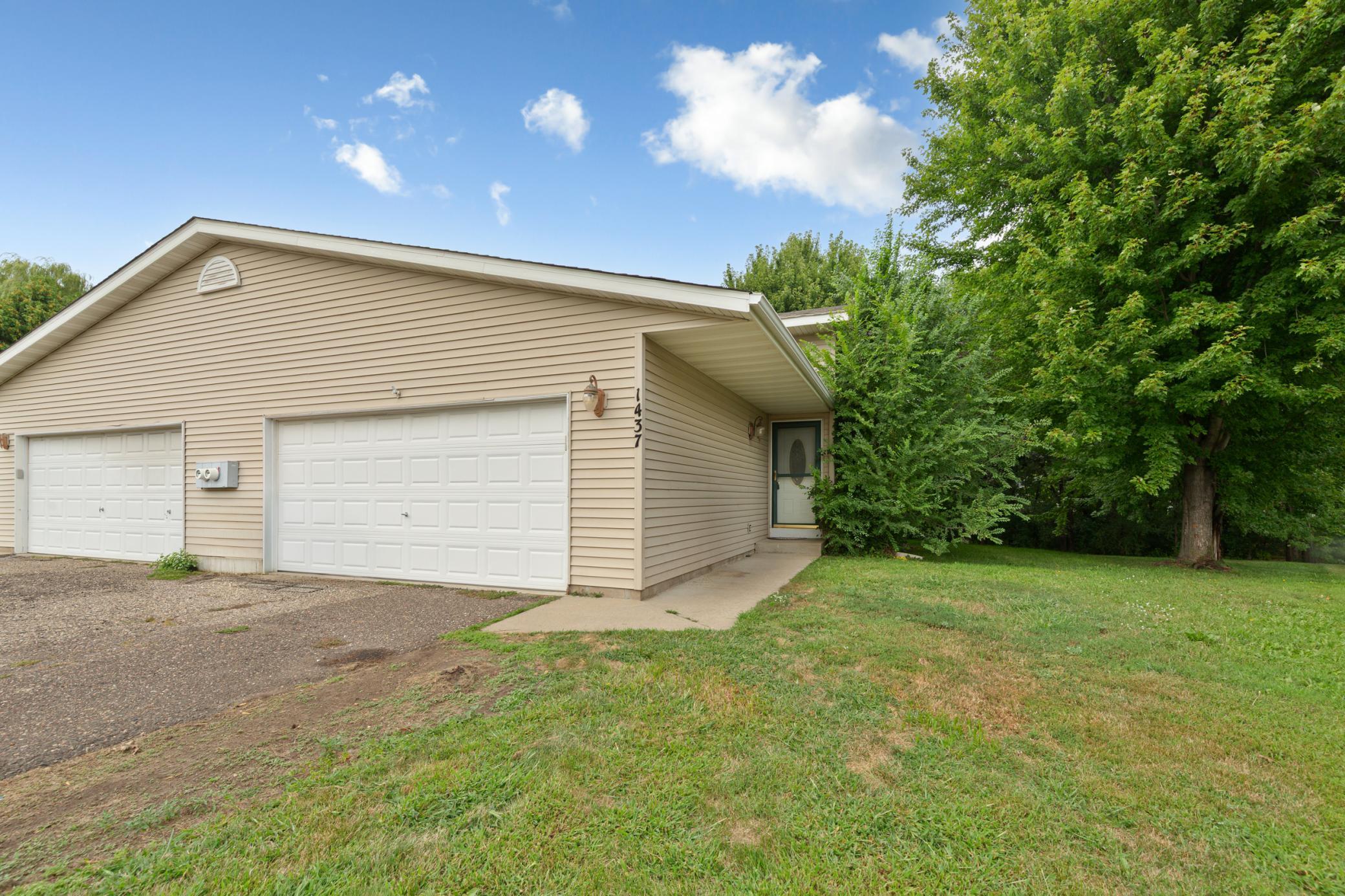 1437 Mcintosh Circle