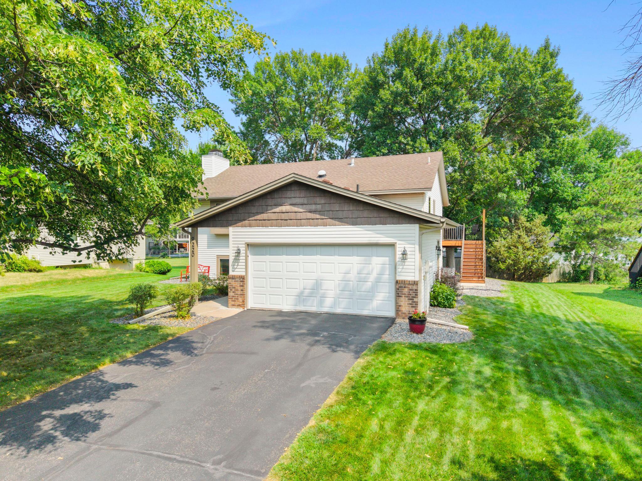 9220 Orchid Lane N Property Photo 3