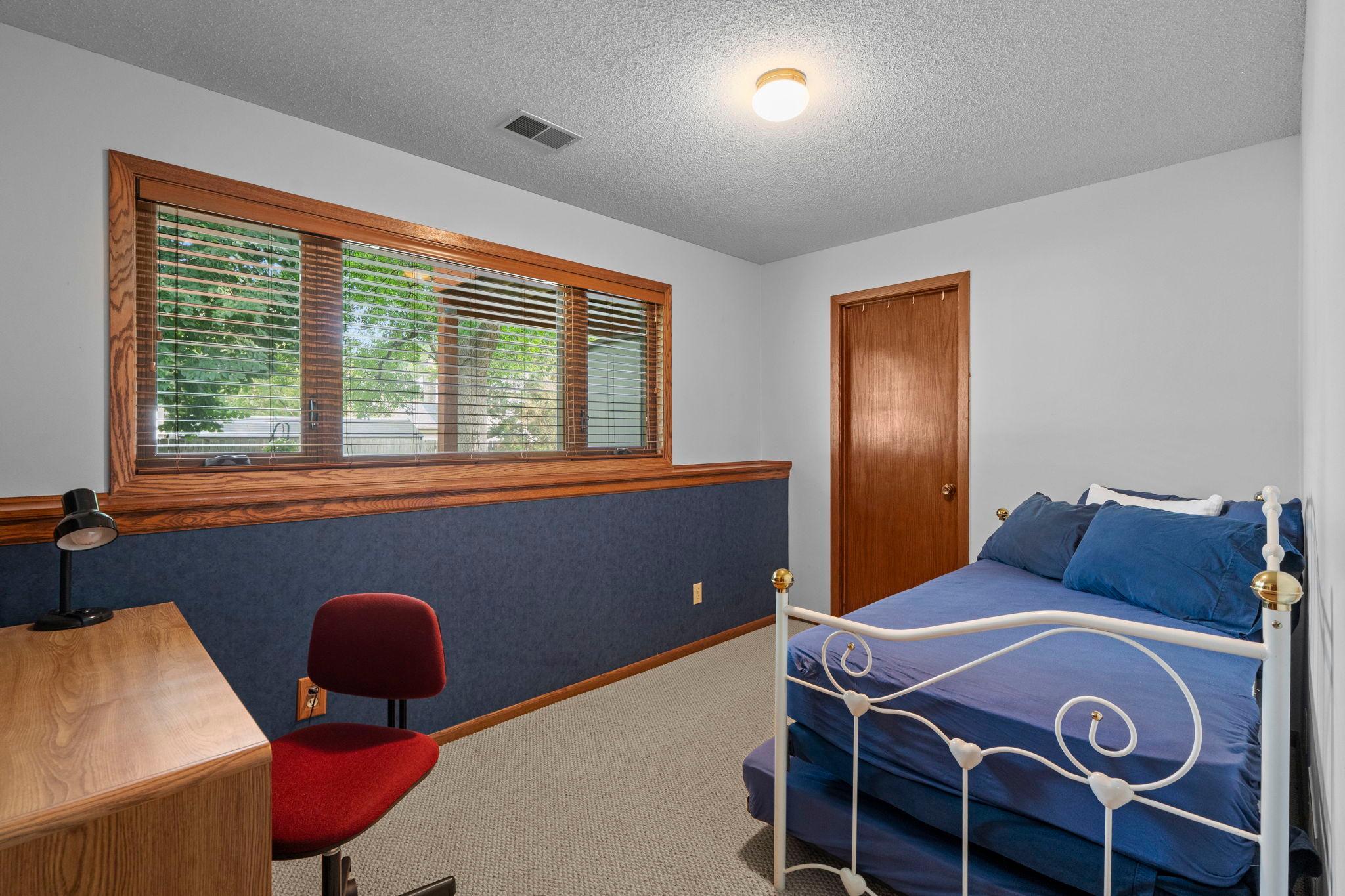 9220 Orchid Lane N Property Photo 28