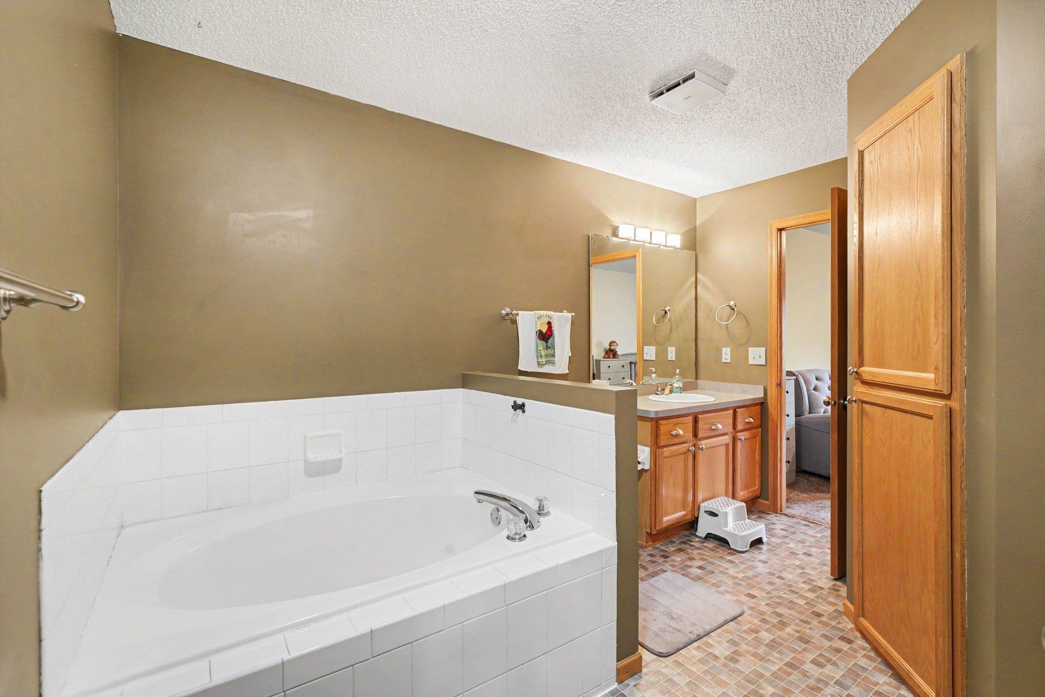 3901 124th Circle Nw Property Photo 10