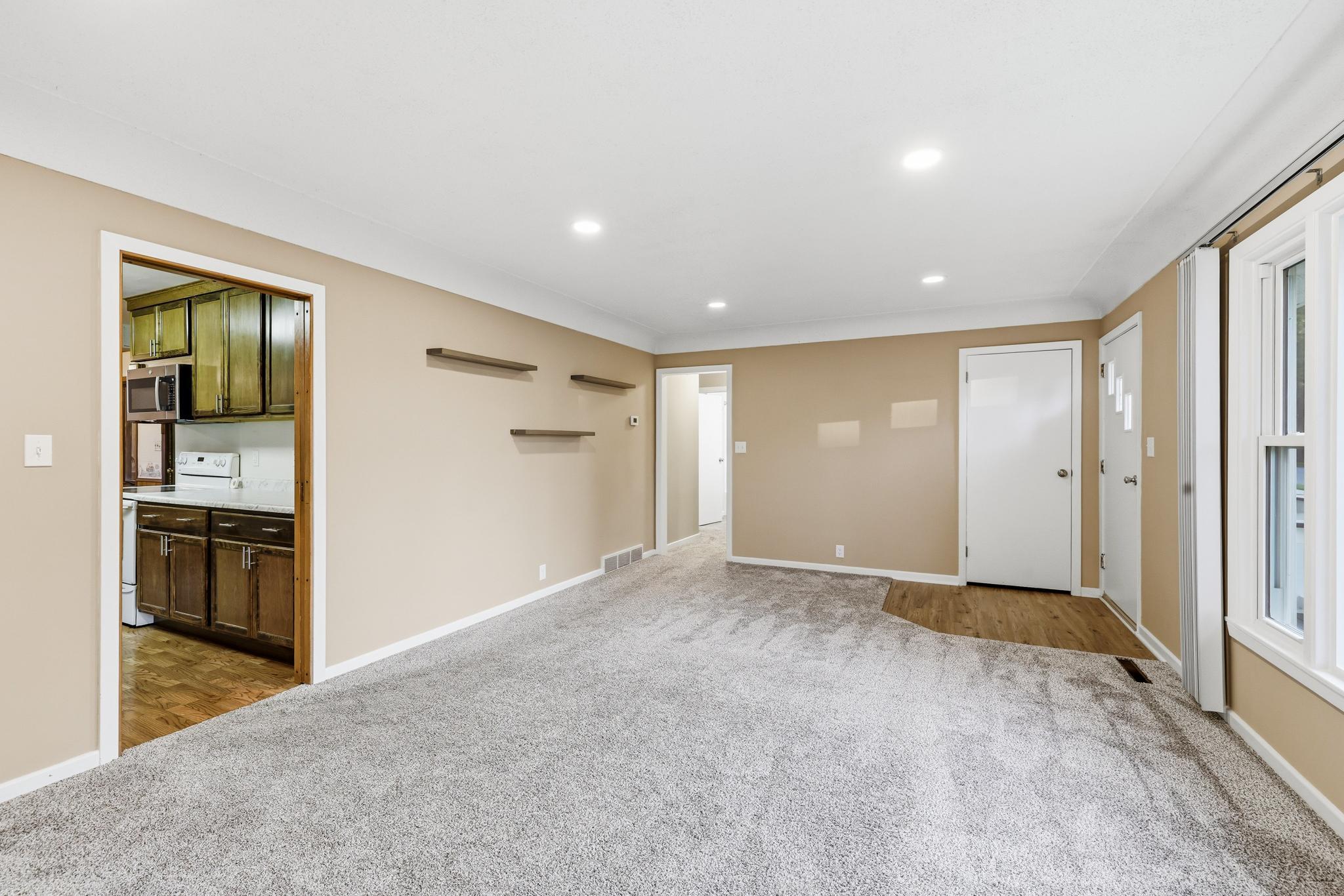 307 S 4th Street Property Photo 3
