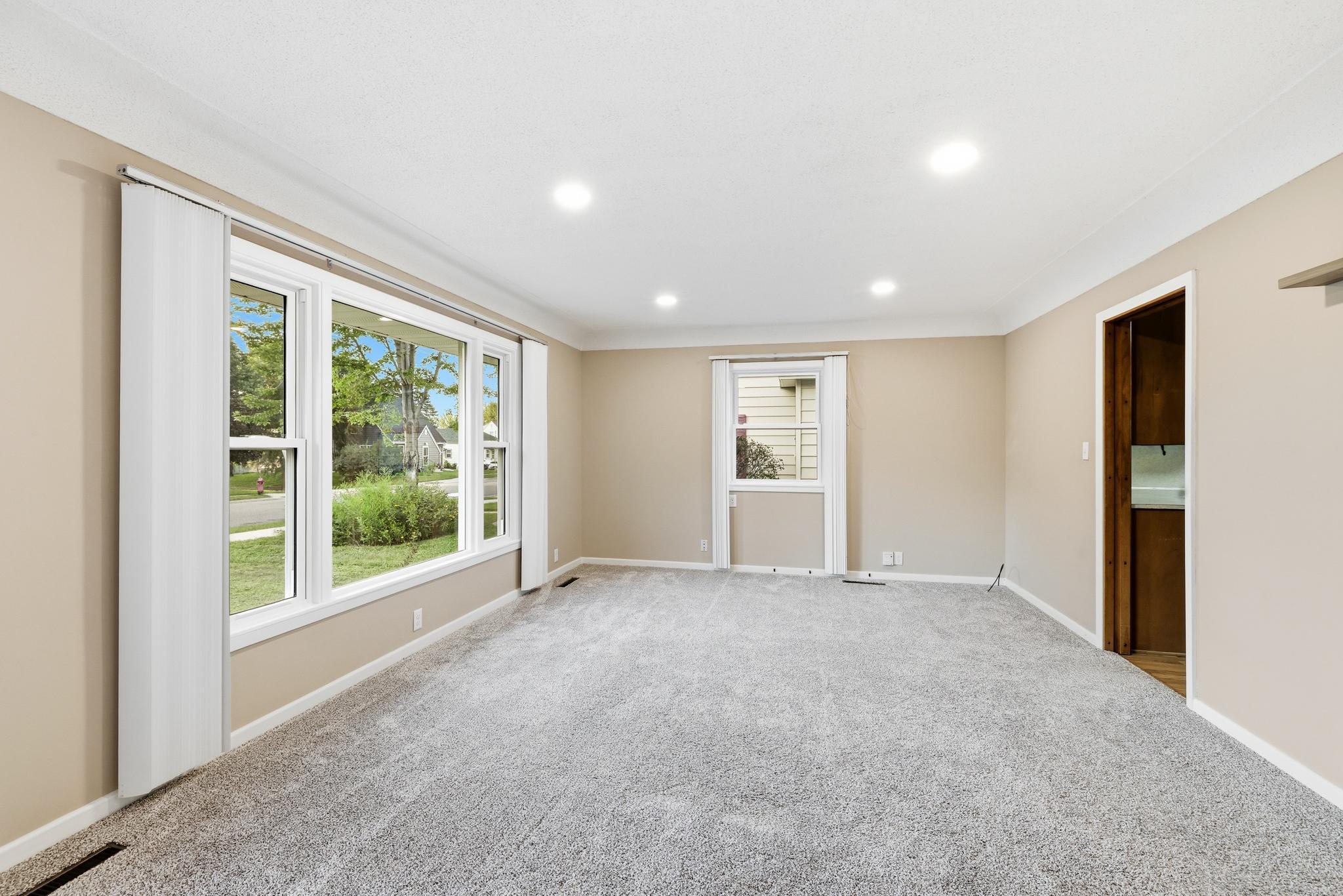 307 S 4th Street Property Photo 4