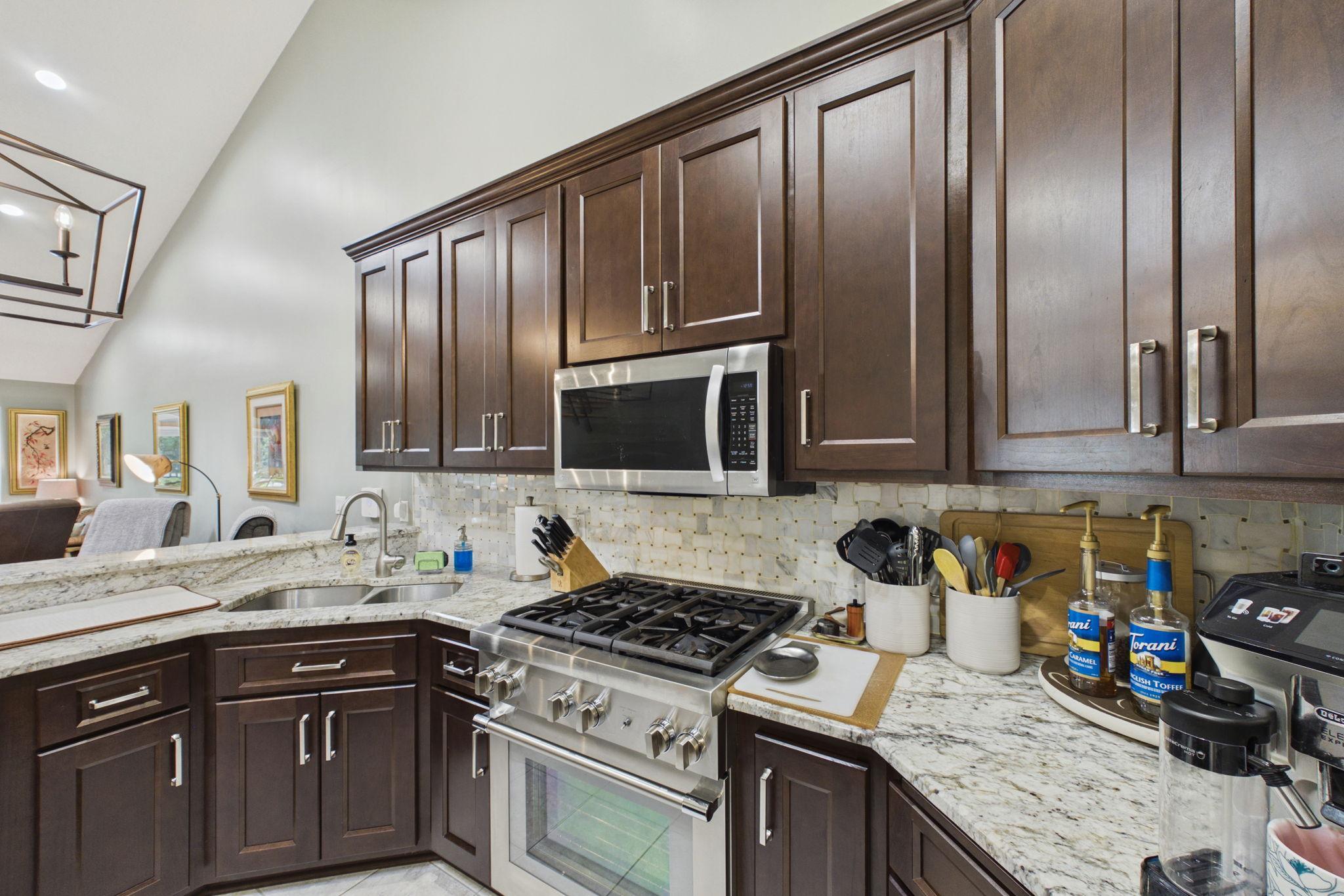4201 93rd Avenue N Property Photo 2