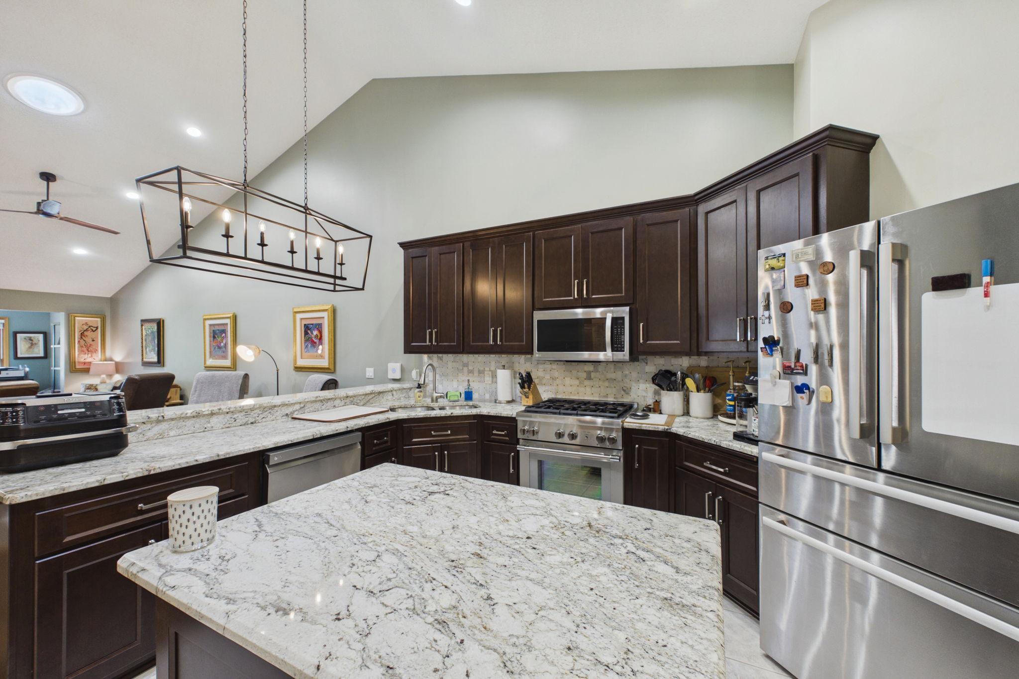 4201 93rd Avenue N Property Photo 3