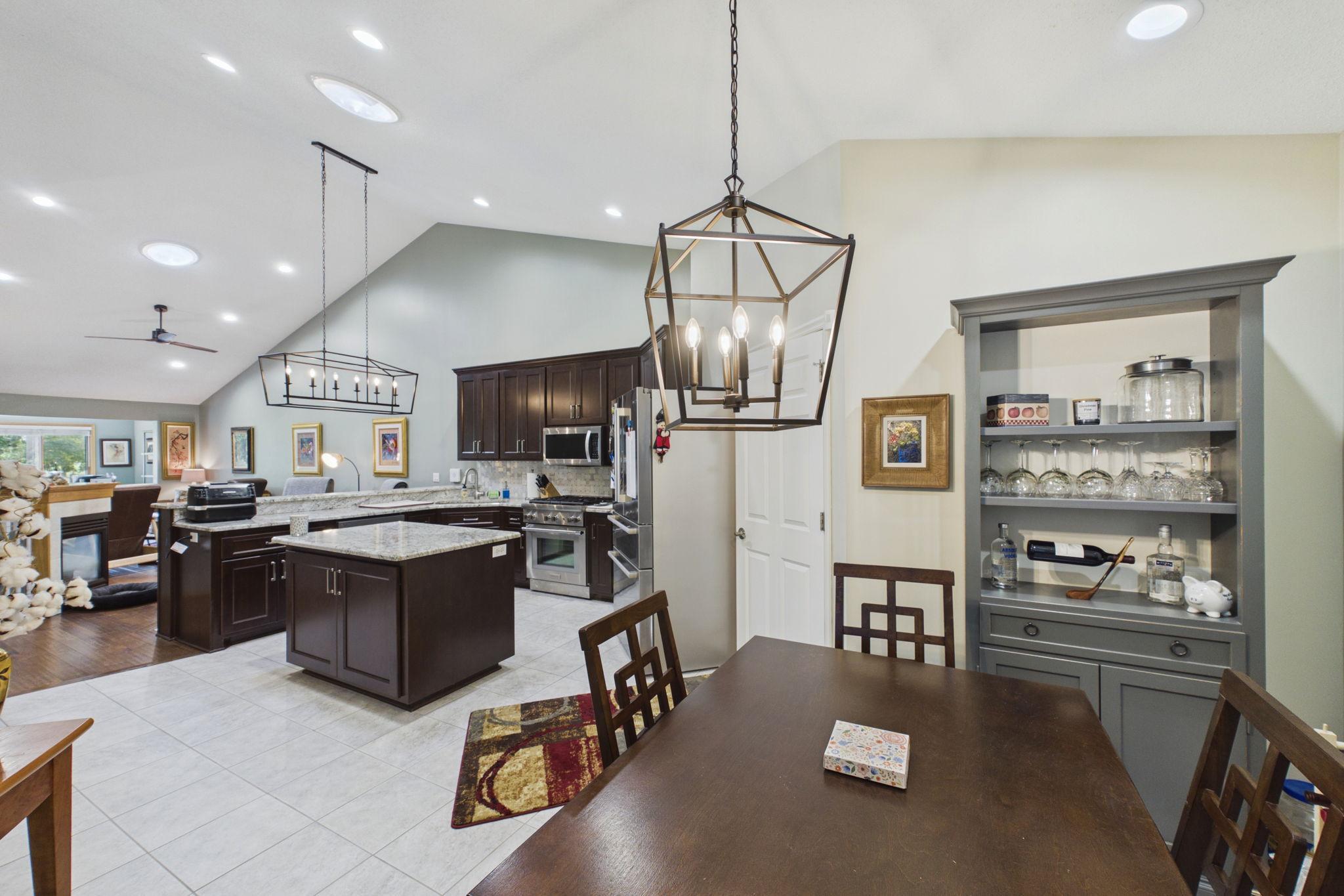 4201 93rd Avenue N Property Photo 5